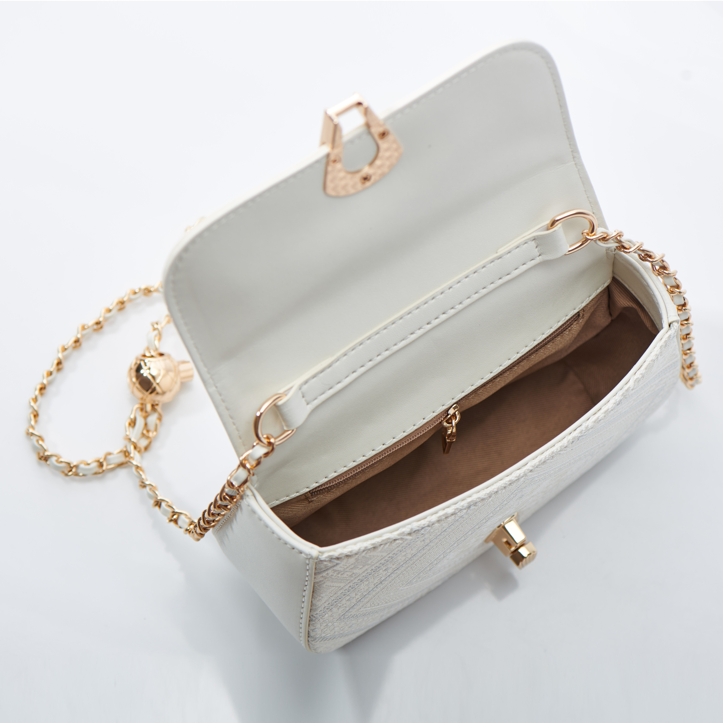 Metal Strap Cute Embroidery Small Size Handwoven Zhuang Pattern Modern Daily Shoulder Bag