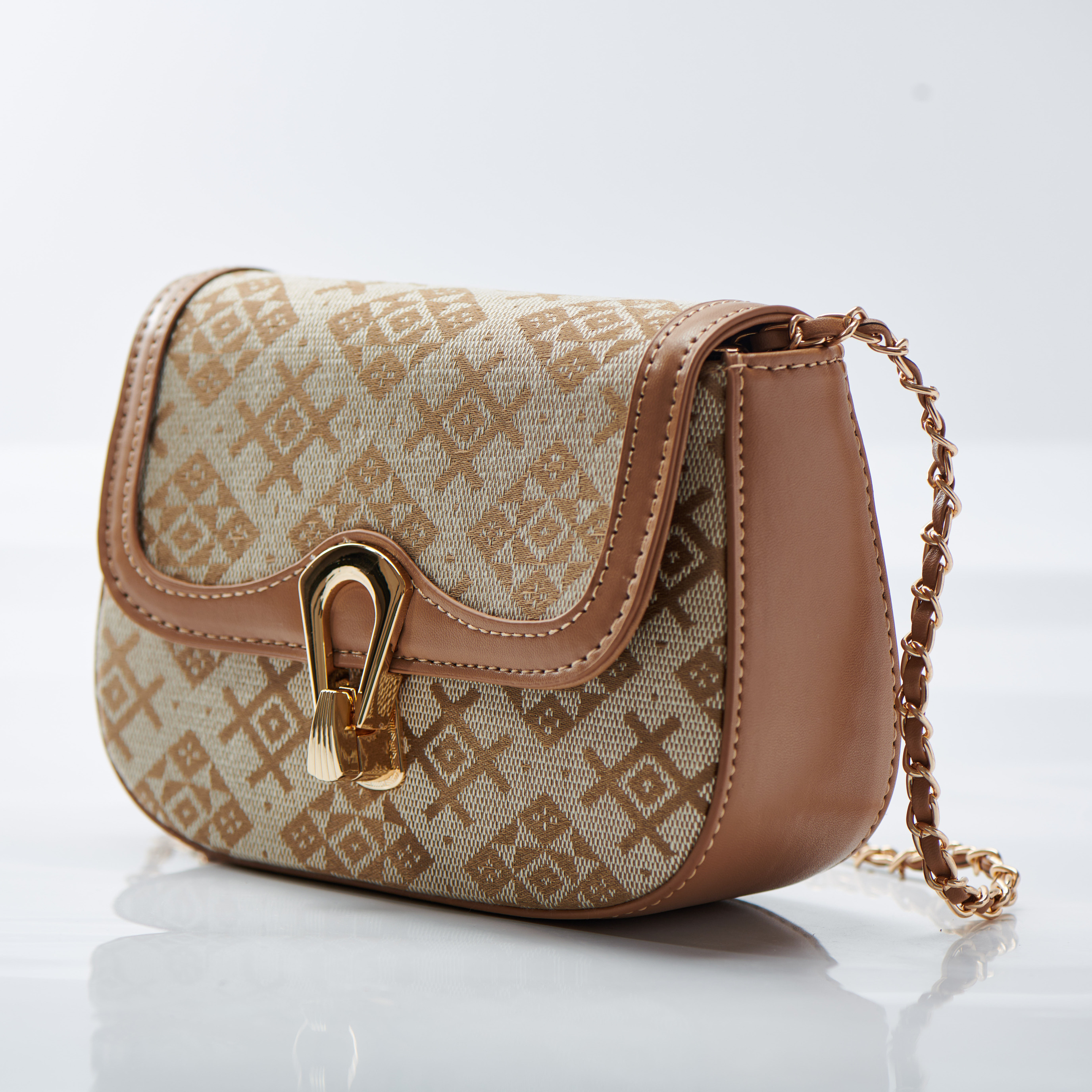  Vintage Embroidery Small Size Handwoven Zhuang Pattern Metal Strap Daily Shoulder Bag