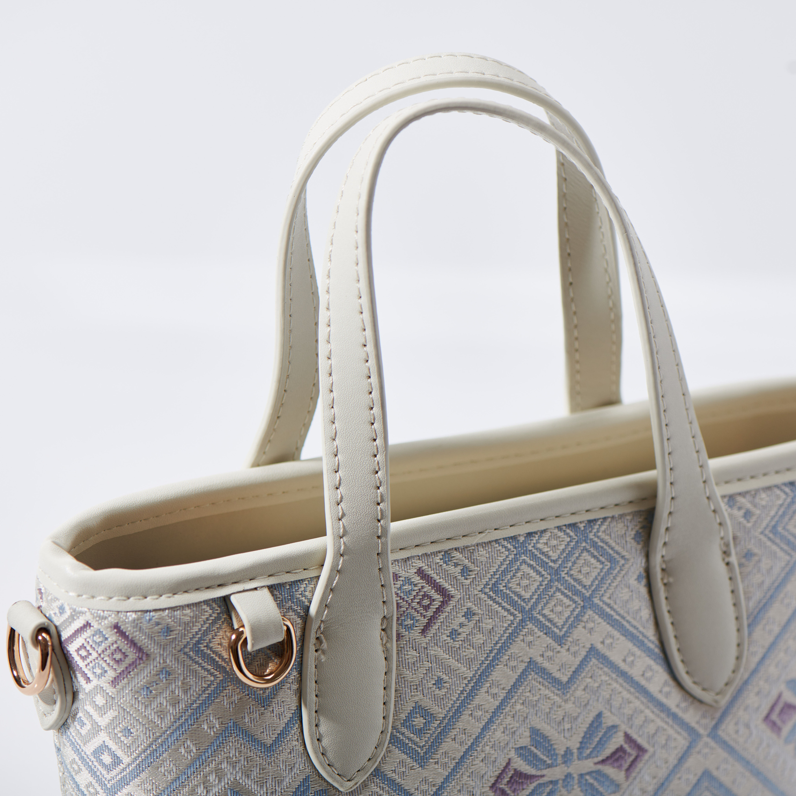 Cute Small Size Embroidery Handmade Zhuang Pattern Handag
