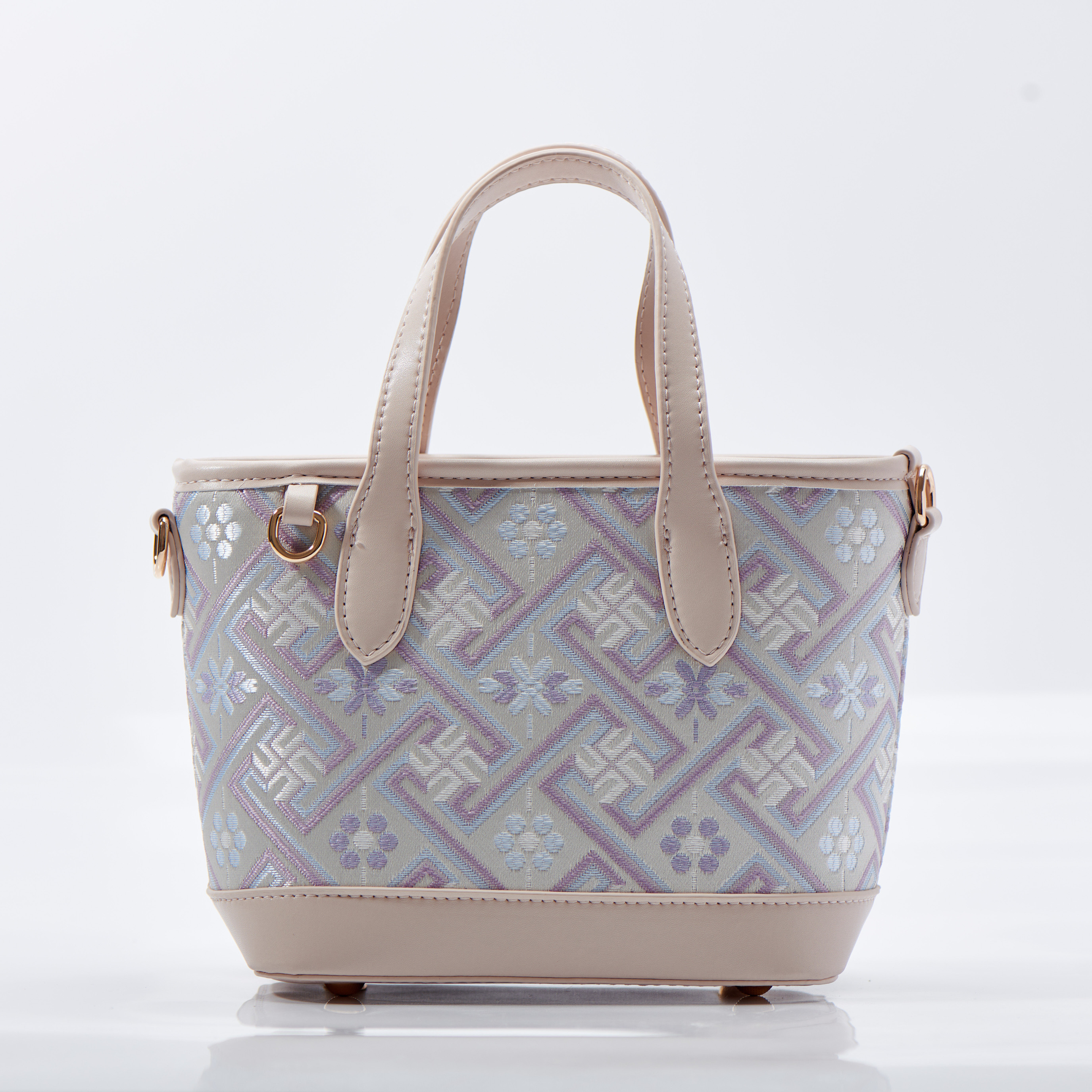 Fanshion Small Size Embroidery Handmade Zhuang Pattern Handag