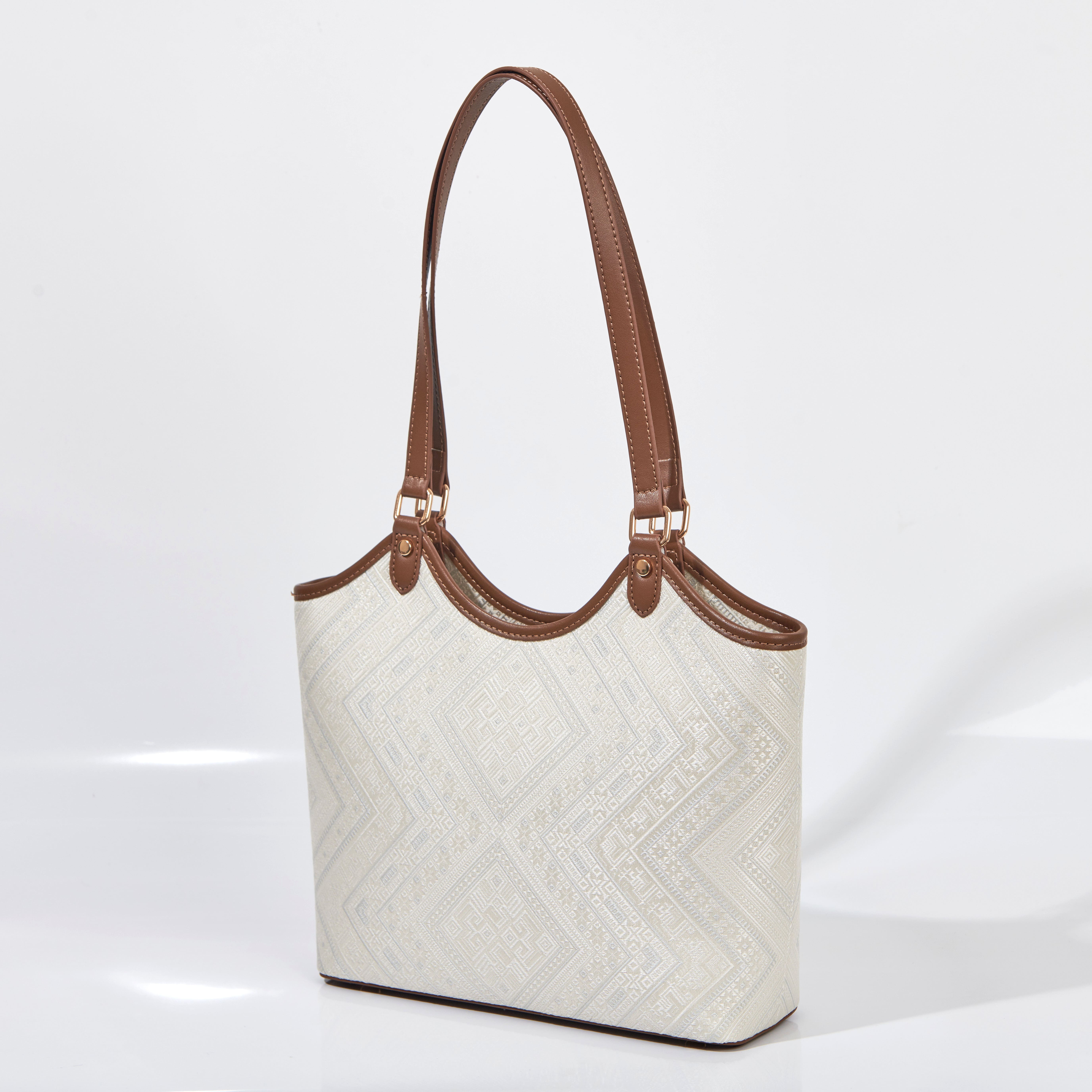 Light Weight Embroidery Large Size Handwoven Zhuang Pattern Modern Daily Tote Bag