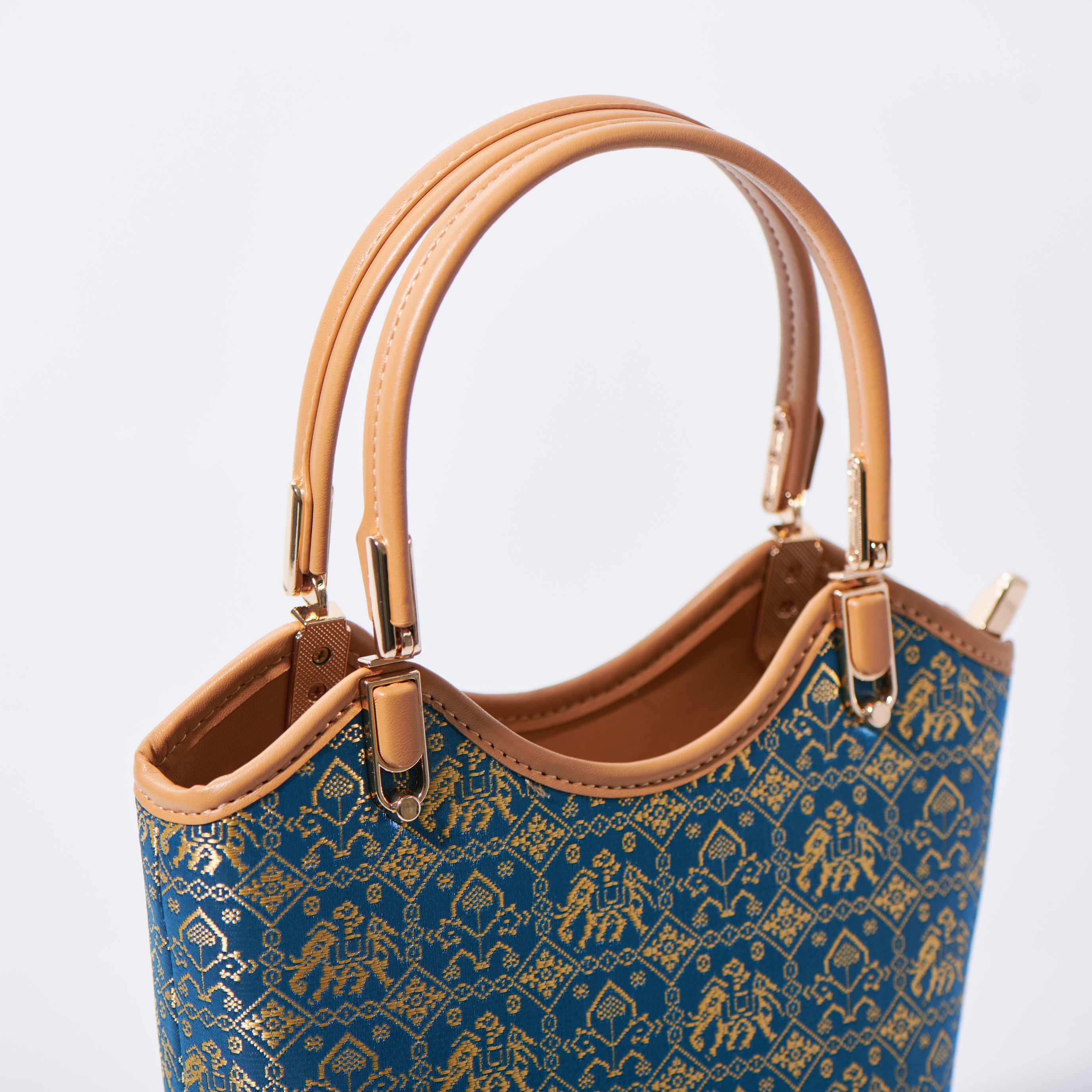 Large Capacity Retro Style Handmade Brocade Daily Bucket HandBag