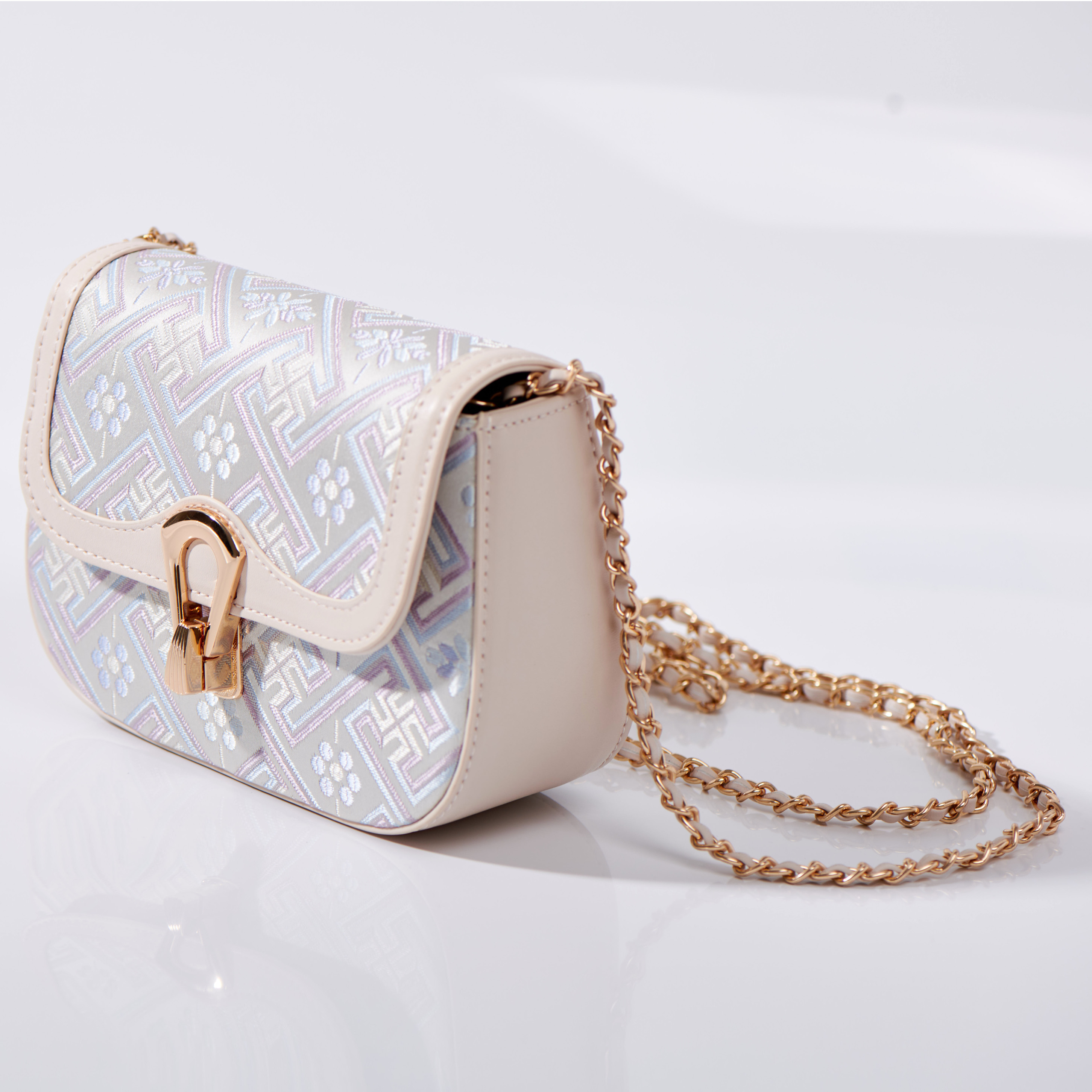 Cute Embroidery Small Size Handwoven Zhuang Pattern Modern Daily Shoulder Bag
