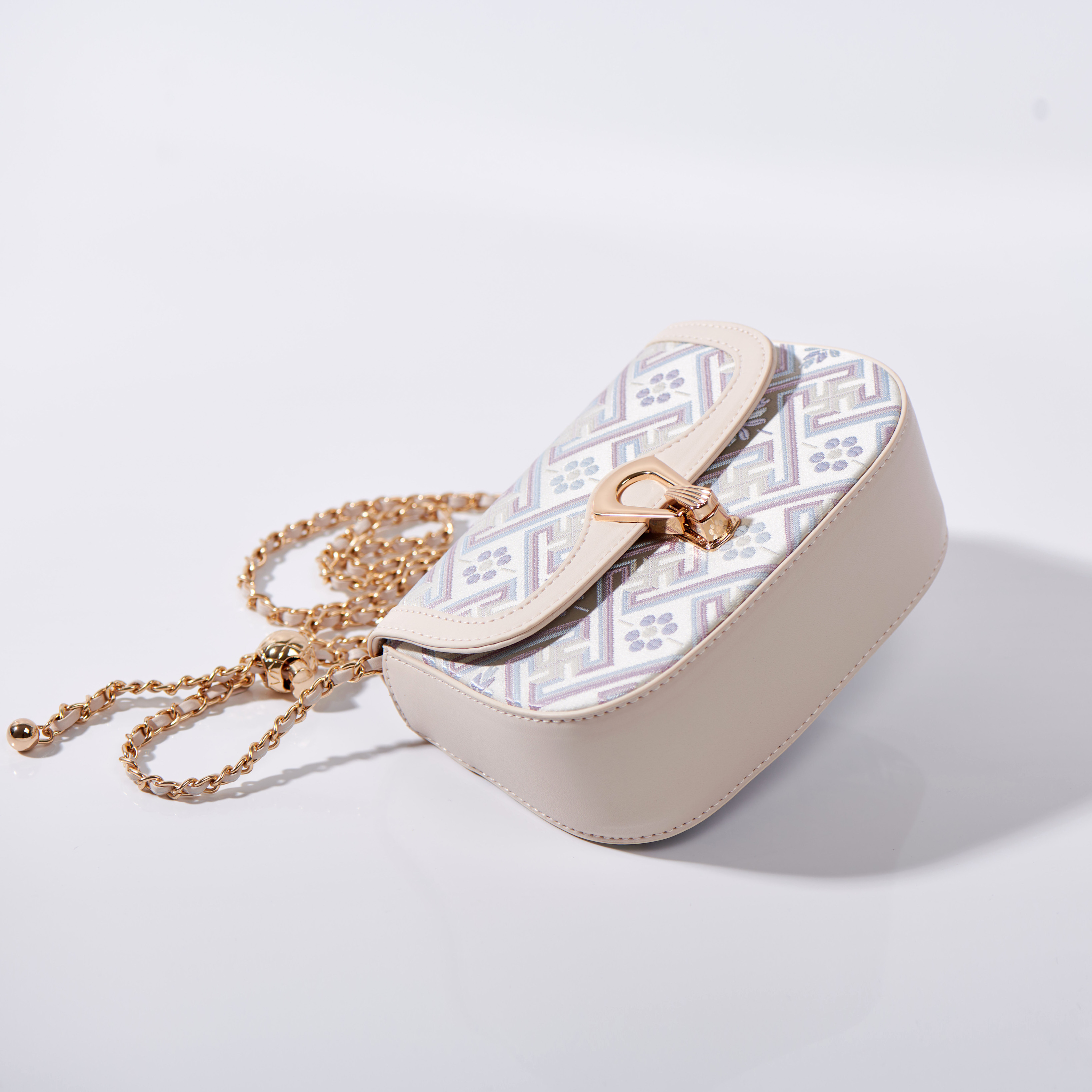 Cute Embroidery Small Size Handwoven Zhuang Pattern Modern Daily Shoulder Bag