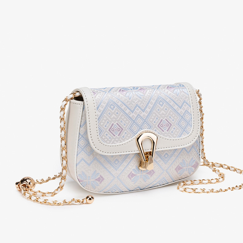 Metal Strap Cute Embroidery Small Size Handwoven Zhuang Pattern Modern Daily Shoulder Bag