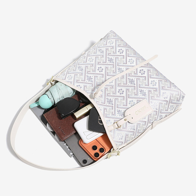 Fashion Embroidery Large Size Handmade Brocade Patter Shoulder Bag