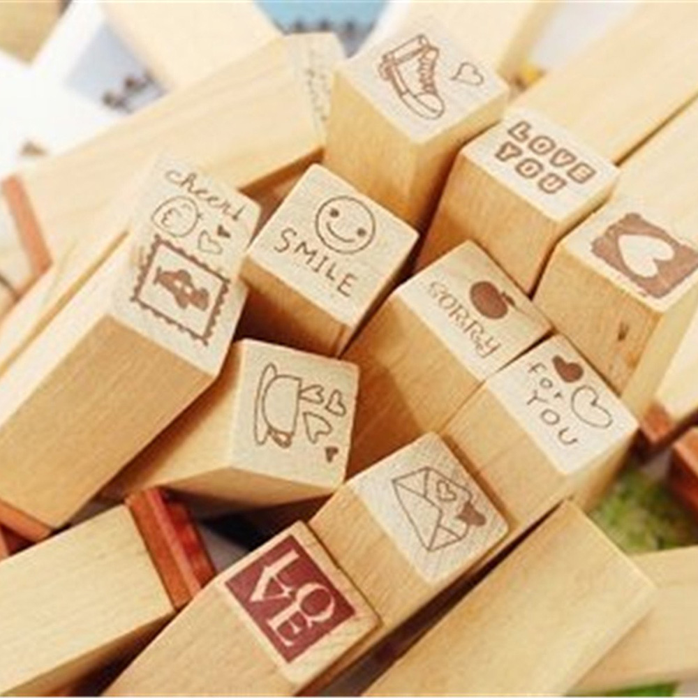 Pack of 25 Heart Shaped Wooden Rubber Stamps with Box DIY Craft Cards and Albums Red