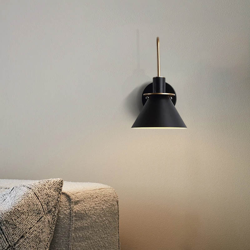 Nordic LED Metal Wall Lamp Black Living Room/Bedroom