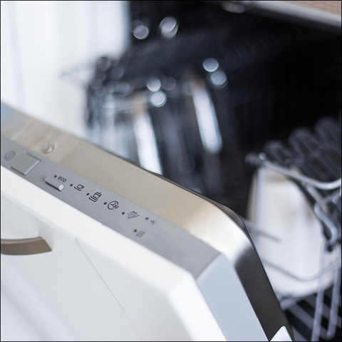 Nonstick for easy cleaning Both baskets are nonstick and easy to clean. Crisper plates are dishwasher safe.