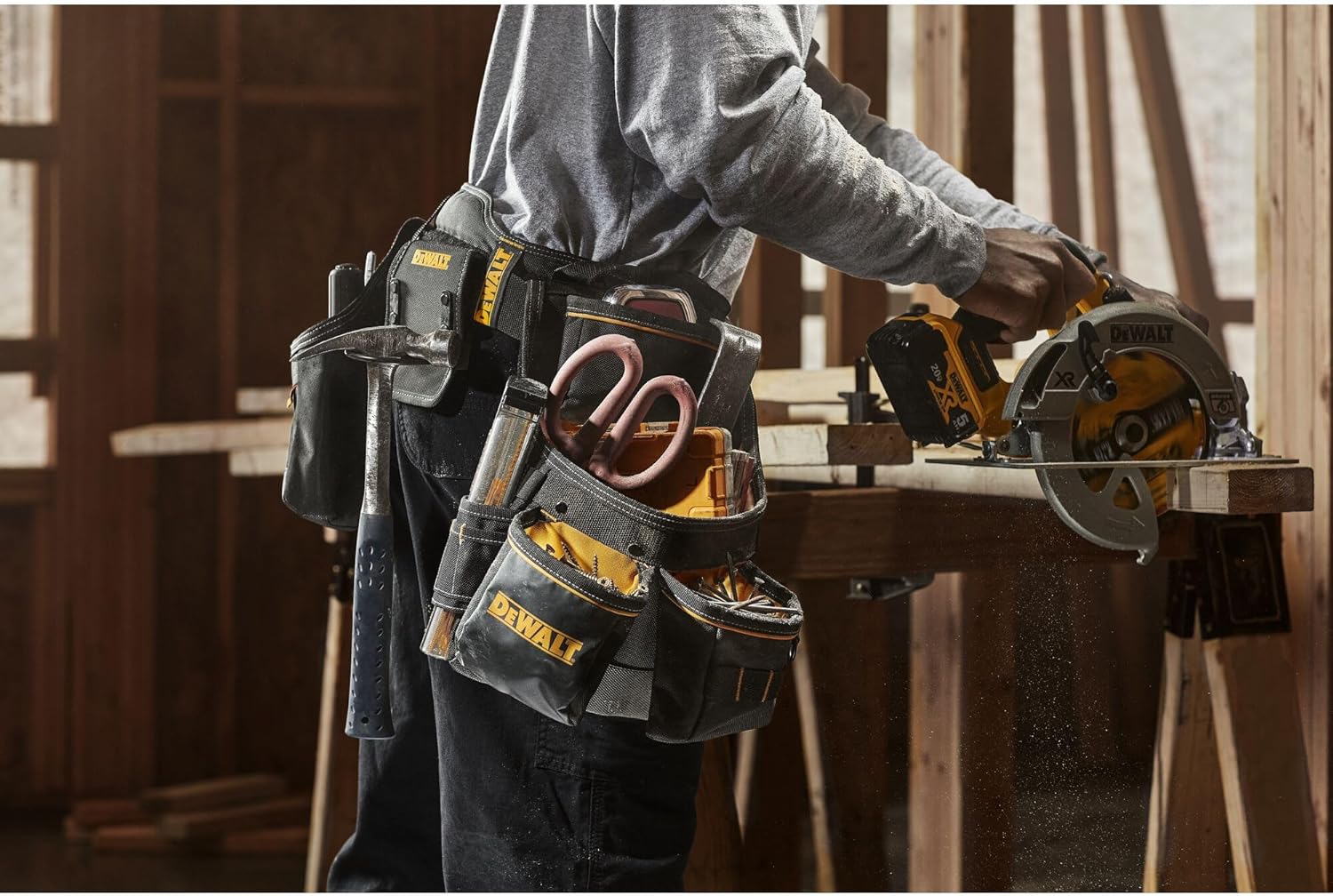 DEWALT Cinturón y Bolsas con Tirantes (DWST540602)