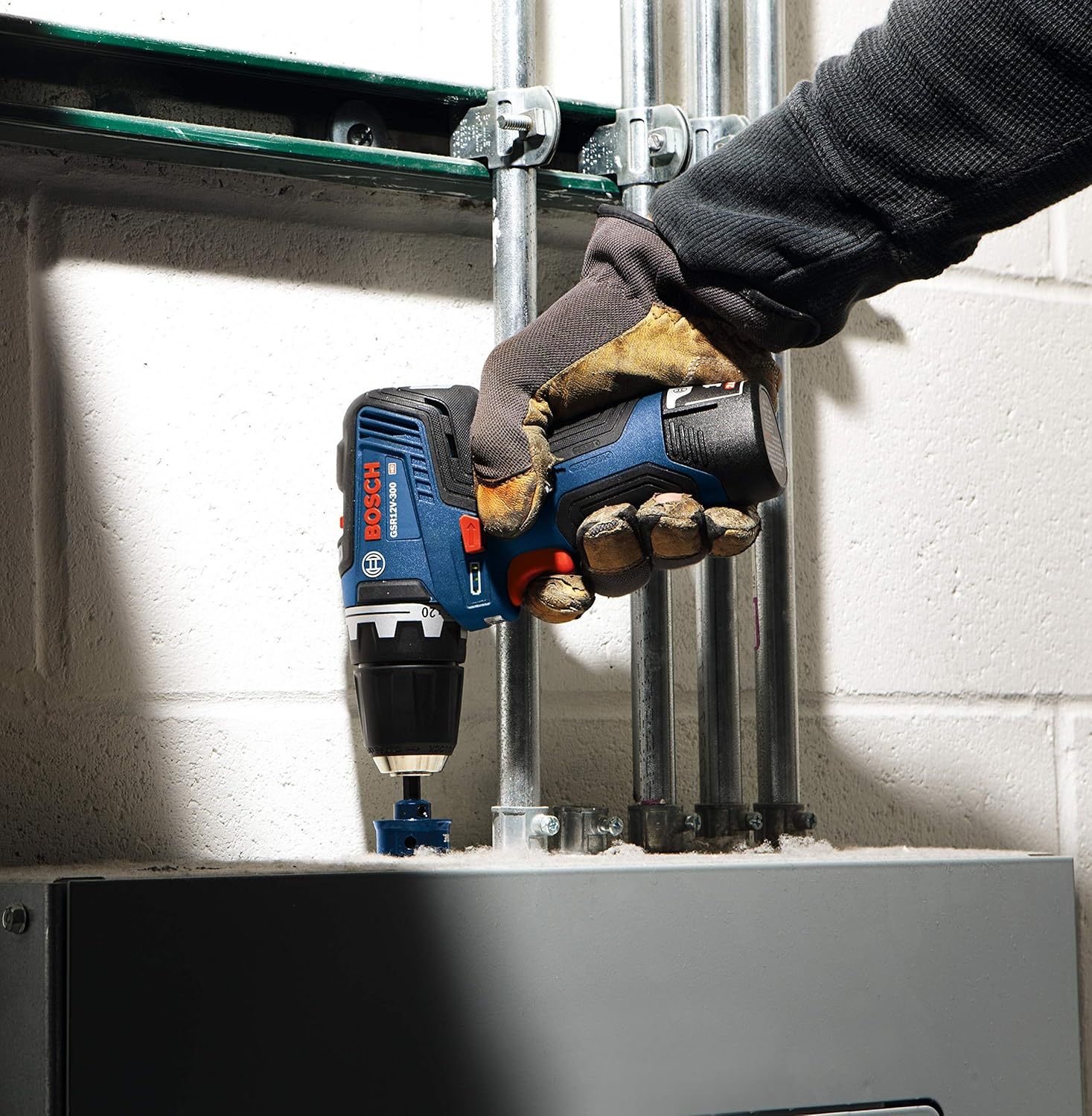 Bosch CLPK22-120 Kit combinado de 2 herramientas de 12 V máx. con Taladro/Atornillador de 3/8", Atornillador de impacto y (2) baterías de 2.0 Ah