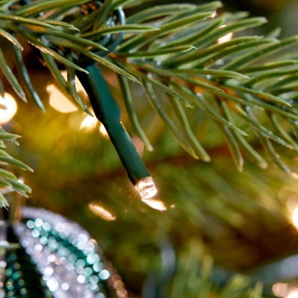 ÁRBOL NAVIDEÑO GRAND DUCHESS 2.28 M CON 3271 RAMAS Y 2250 LUCES LED