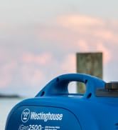 Westinghouse iGen2500c generador inversor sentado en un muelle.