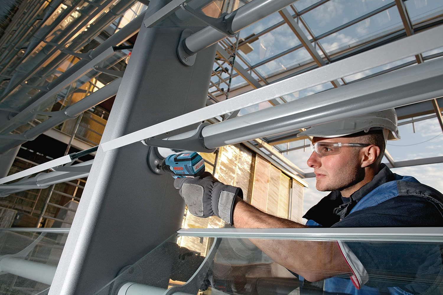 Bosch CLPK22-120 Kit combinado de 2 herramientas de 12 V máx. con Taladro/Atornillador de 3/8", Atornillador de impacto y (2) baterías de 2.0 Ah