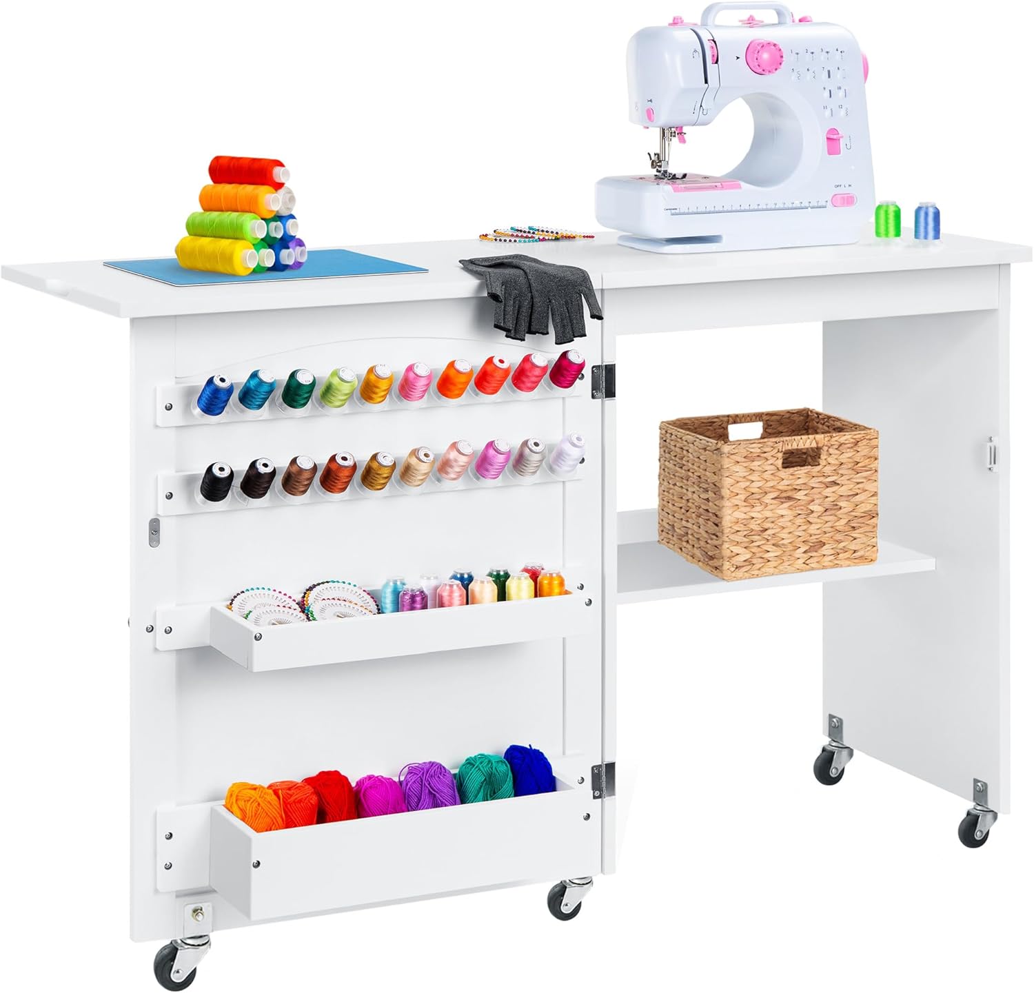 Best Choice Products - Mesa de coser plegable multiusos, estación de manualidades, diseño compacto, ruedas, estantes, almacenamiento, clavijas, puertas magnéticas, pomos de puerta de metal, blanca
