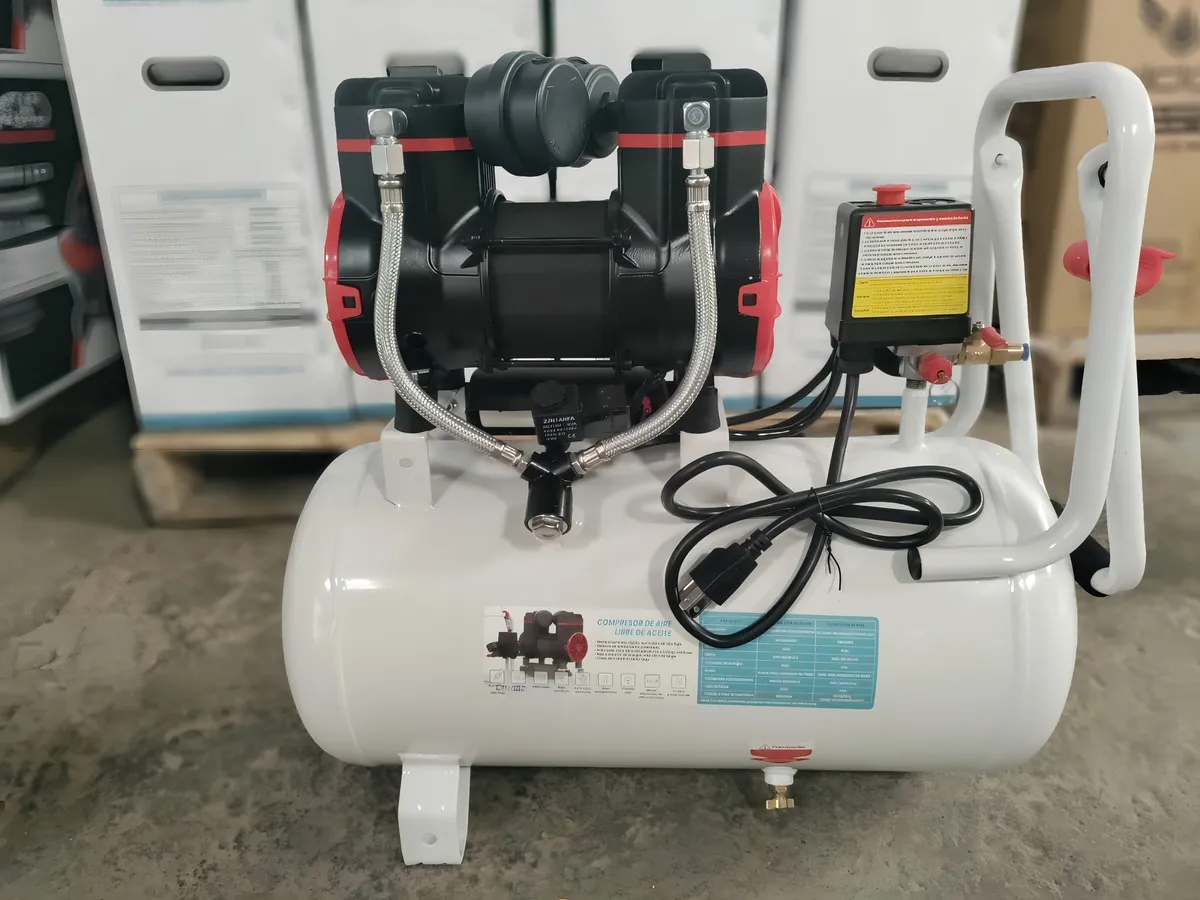 Compresor Libre De Aceite 24lts 1hp Car-hsud900/1/24 Carroll Color Blanco Fase el&eacute;ctrica Monof&aacute;sica Frecuencia 60