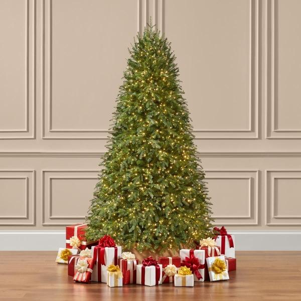 ÁRBOL NAVIDEÑO GRAND DUCHESS 2.28 M CON 3271 RAMAS Y 2250 LUCES LED