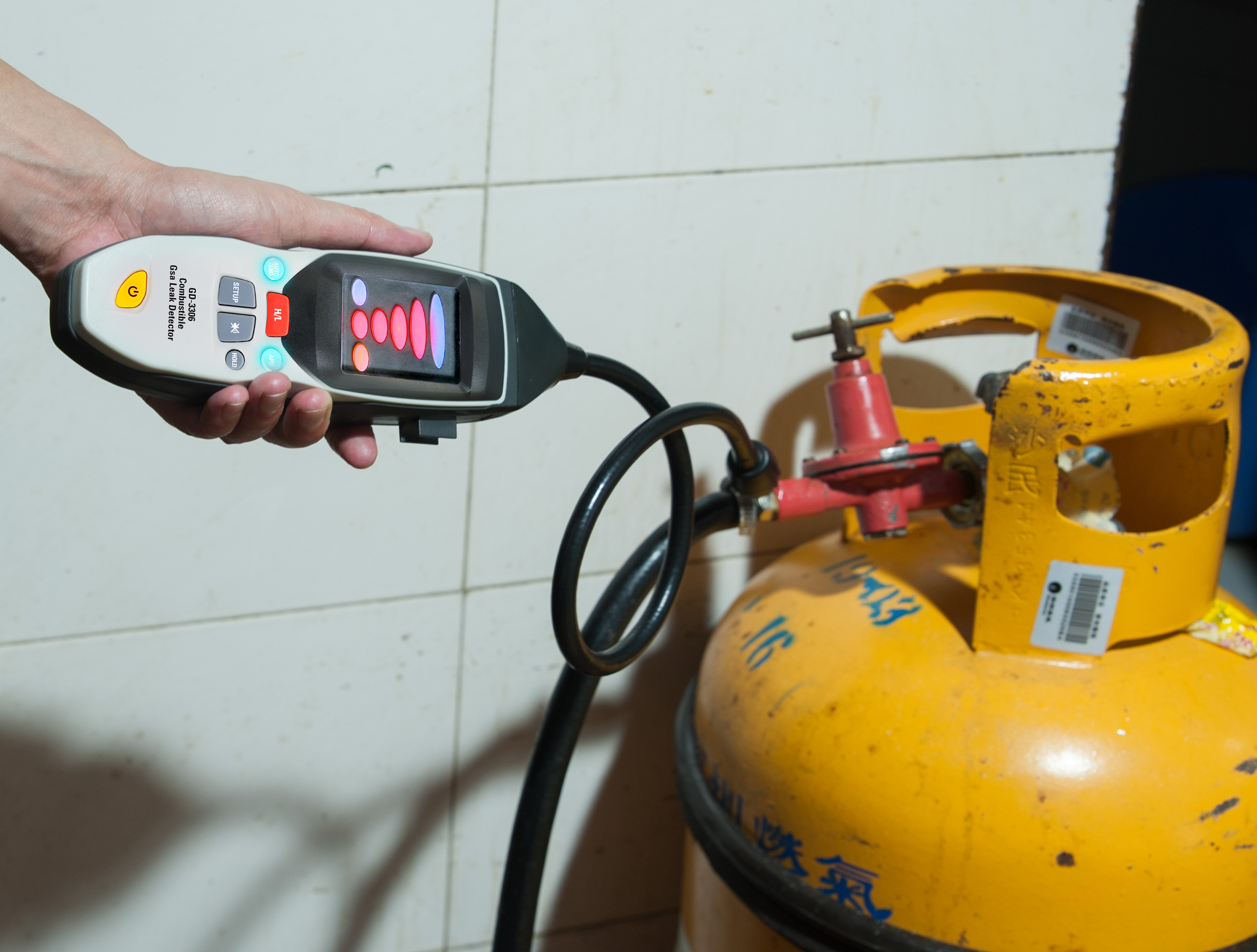 GD-3306 Combustible Gas Leak Detector | 0-10000 ppm Range | Visual LED & Audible Alarm | 16" Flexible Probe