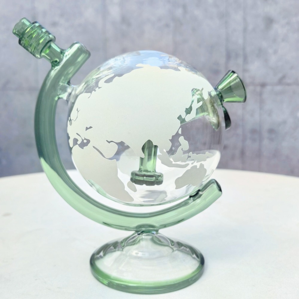 7.5" Globe Bong (glow in the dark)
