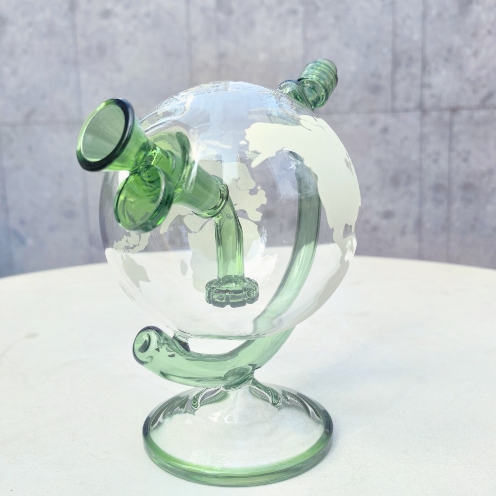 7.5" Globe Bong (glow in the dark)