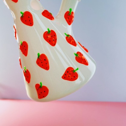 9" Strawberry Beaker Bong (glow in the dark)