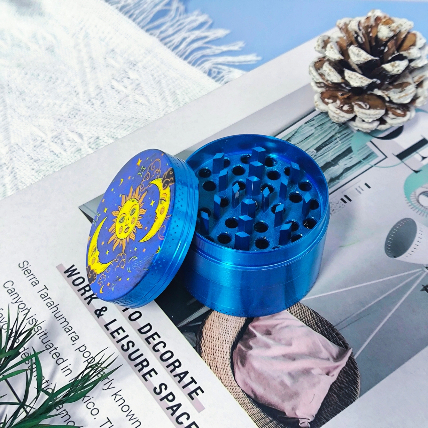 90's Celestial Rolling Tray with One Accessory, Metal Rolling Tray Kit, Ideal for Gifts, Easy to Carry