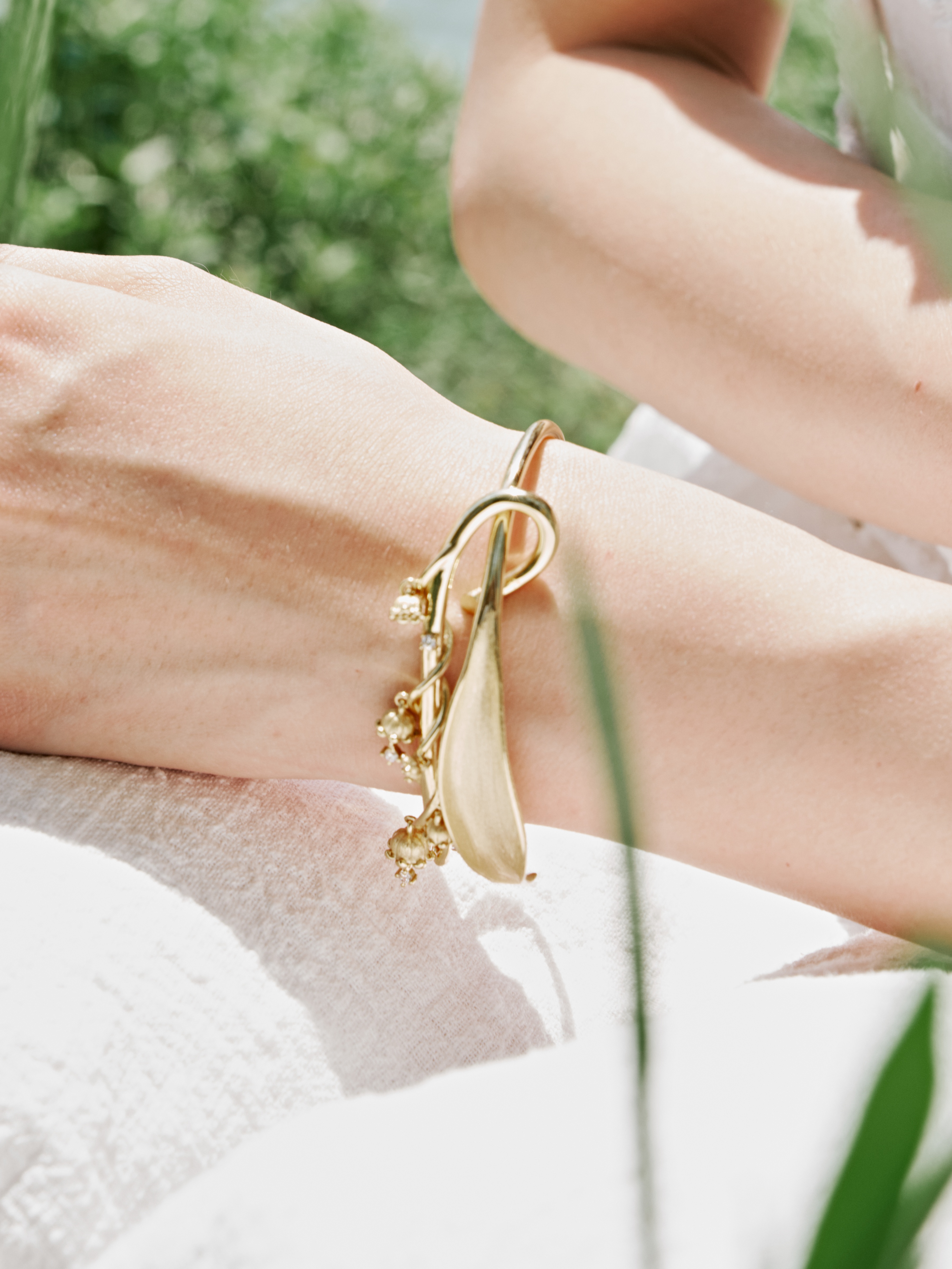 Lily of The Valley Dewdrop Bracelet Color Gold - Zijuan Jewelry