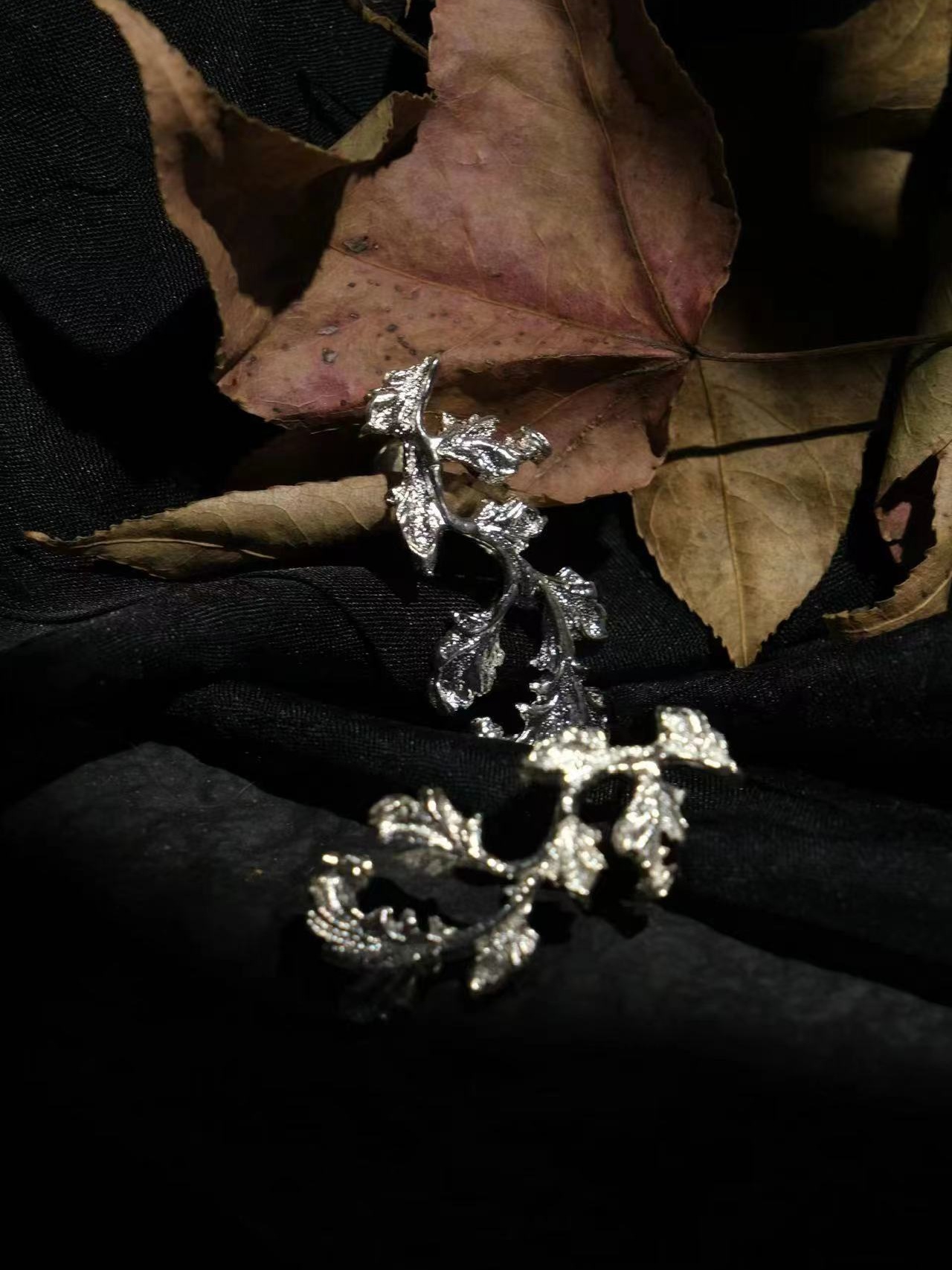 Ranunculus Leaf Earrings - Zijuan Jewelry