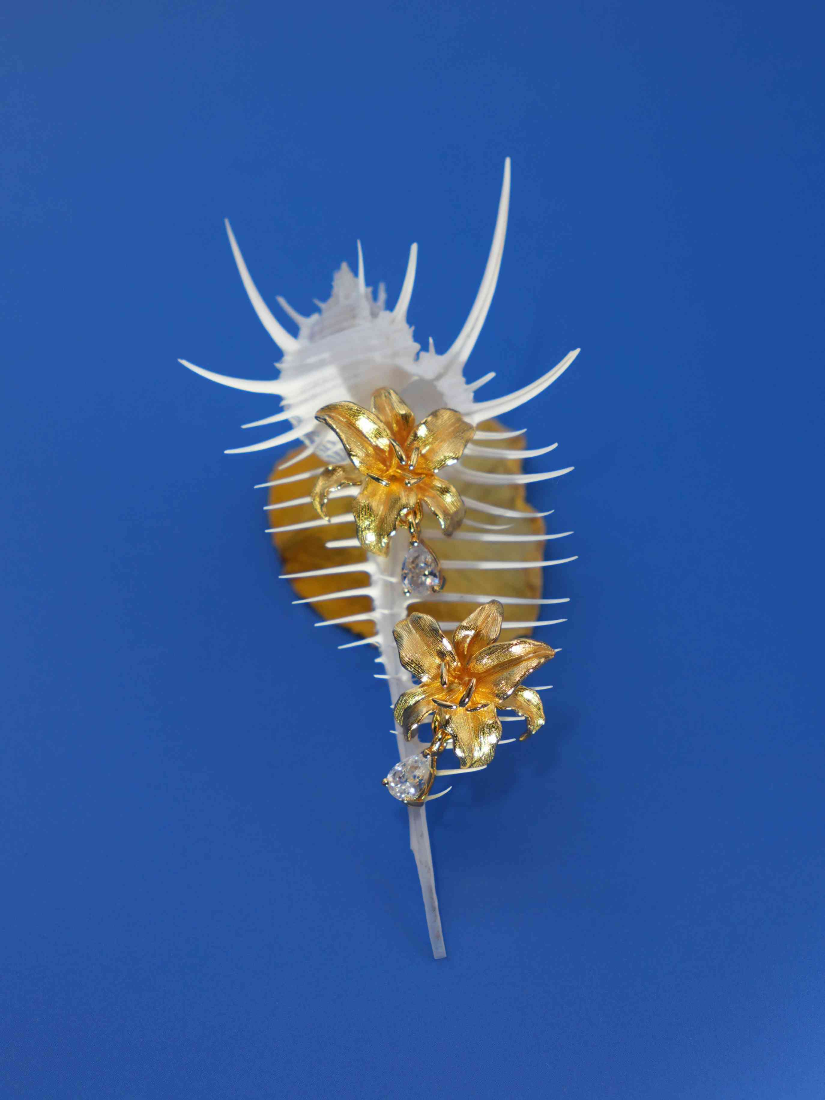 Oriental Lily Star Dripping Earrings (Pair)