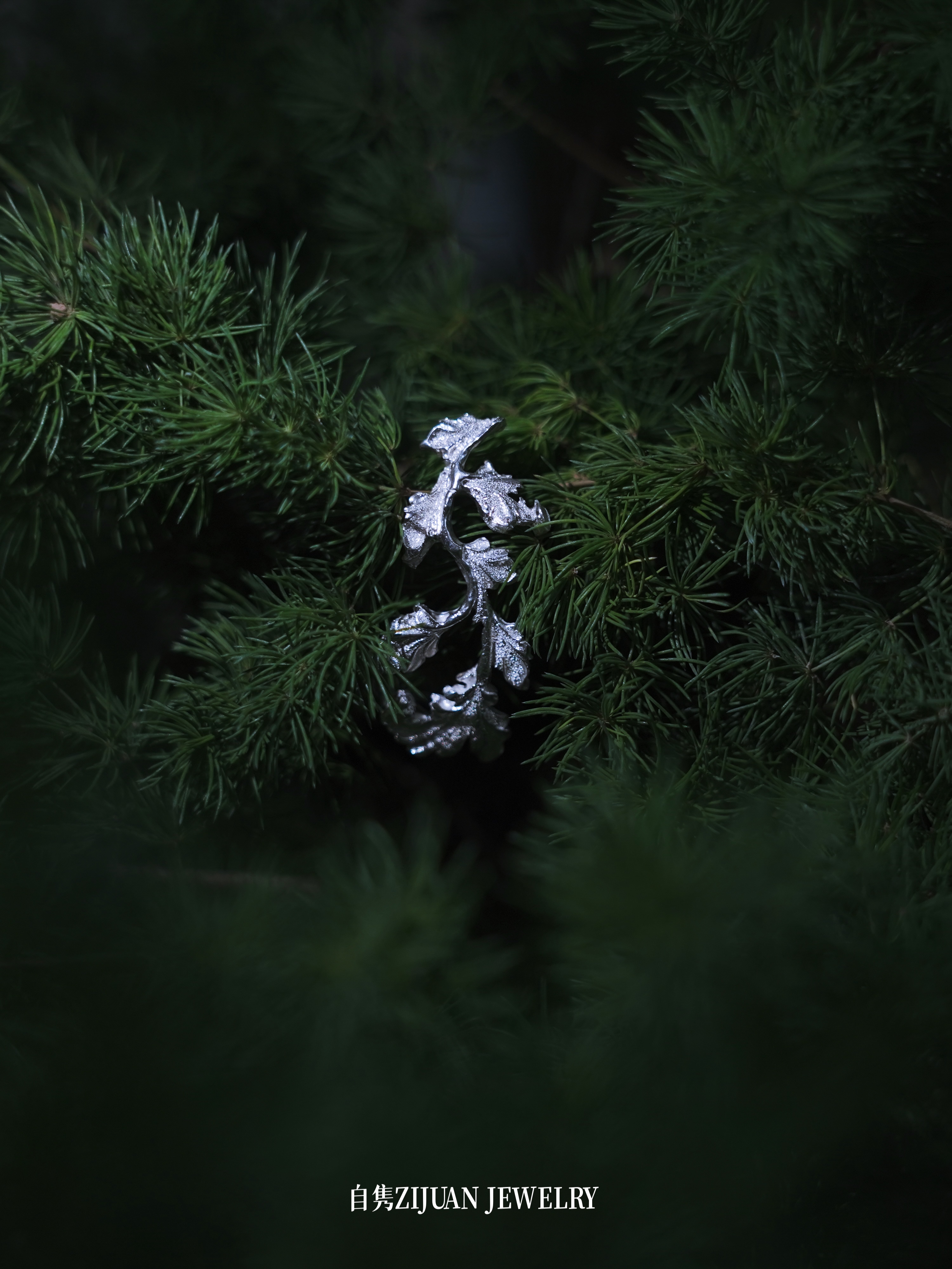 Single Ranunculus Leaf Earring on pine - Zijuan Jewelry