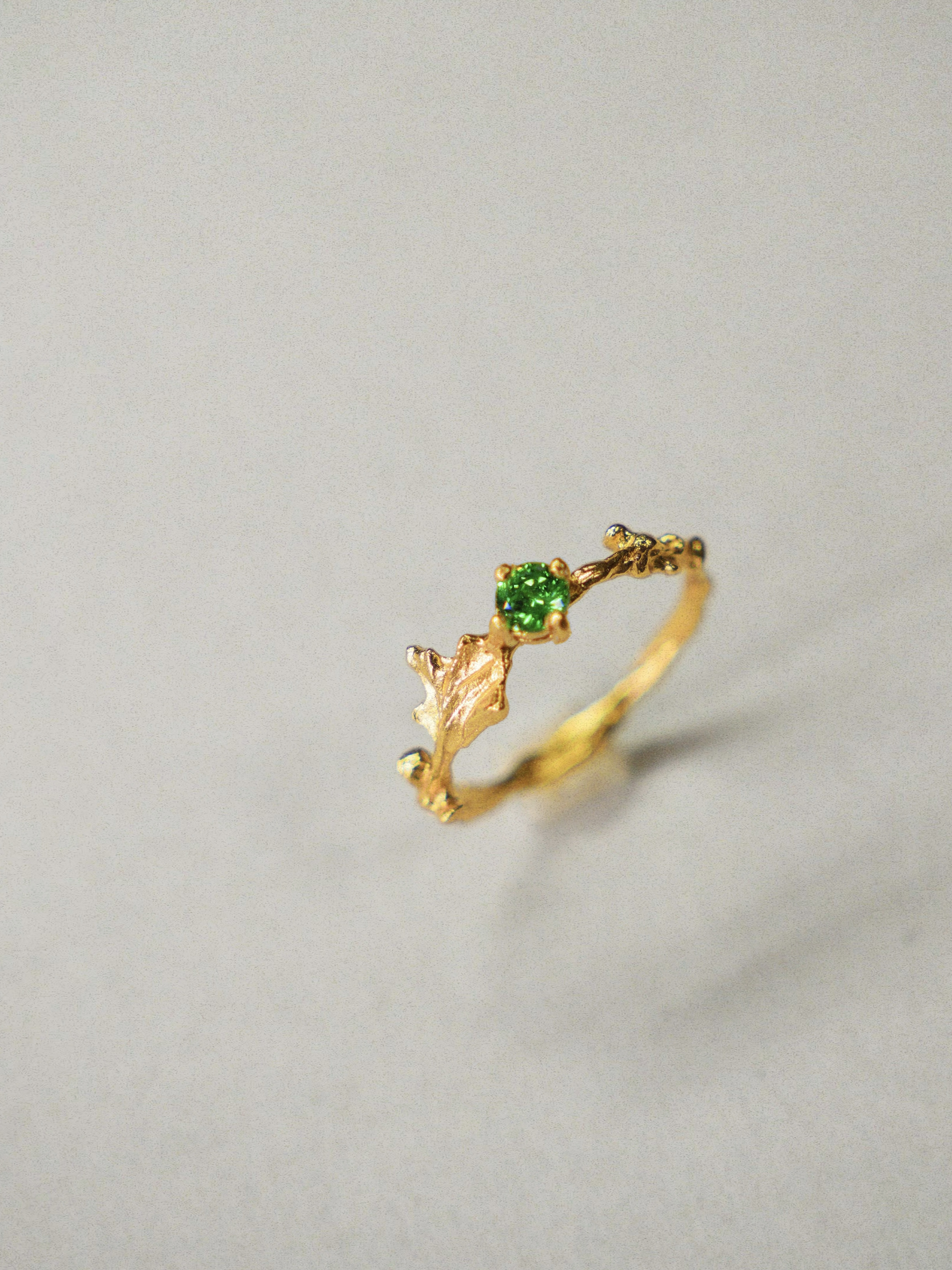 Ranunculus Leaf Dewdrop Ring(Round) - Zijuan Jewelry