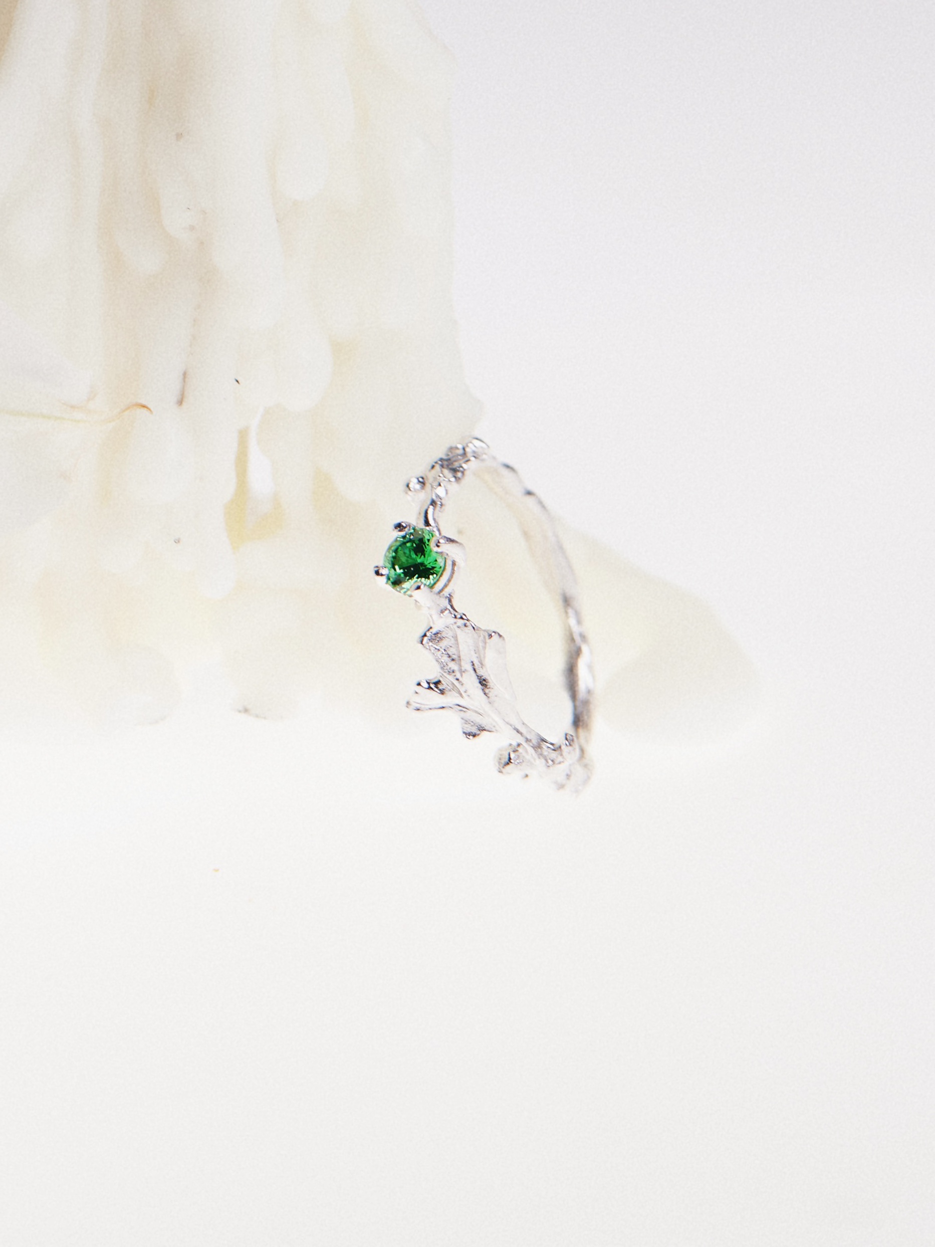 Ranunculus Leaf Dewdrop Ring(Oval) - Zijuan Jewelry