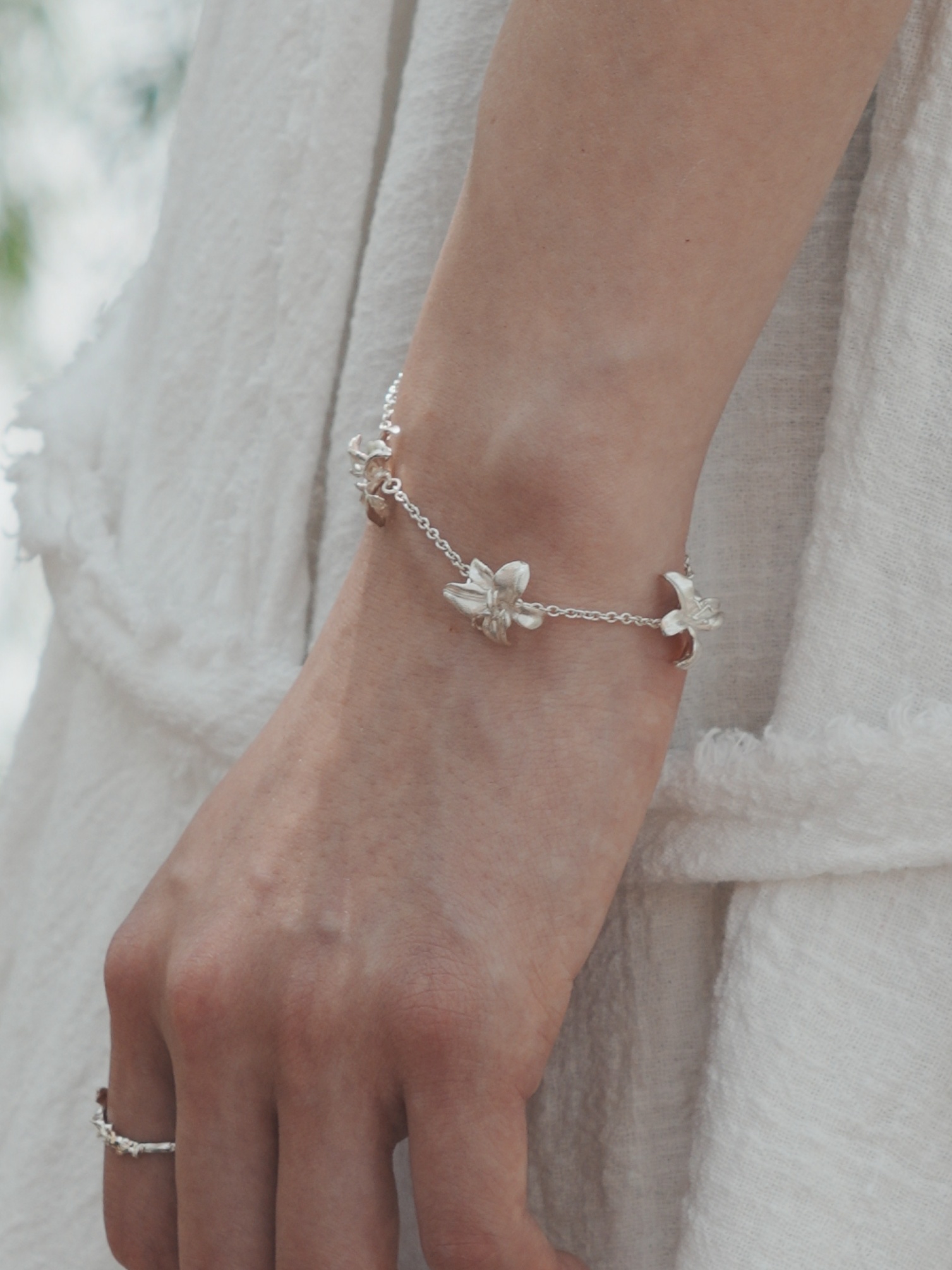 Oriental Lily Bracelet - Zijuan Jewelry