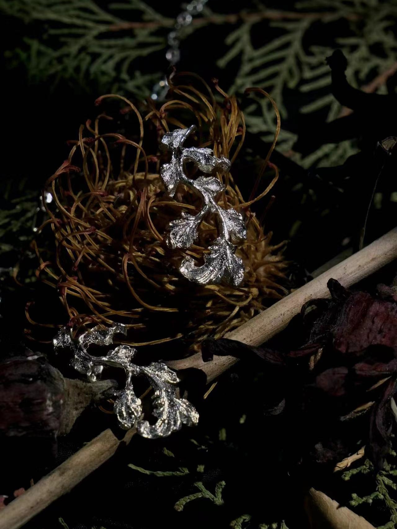 Pair of Ranunculus Leaf Earrings - Zijuan Jewelry