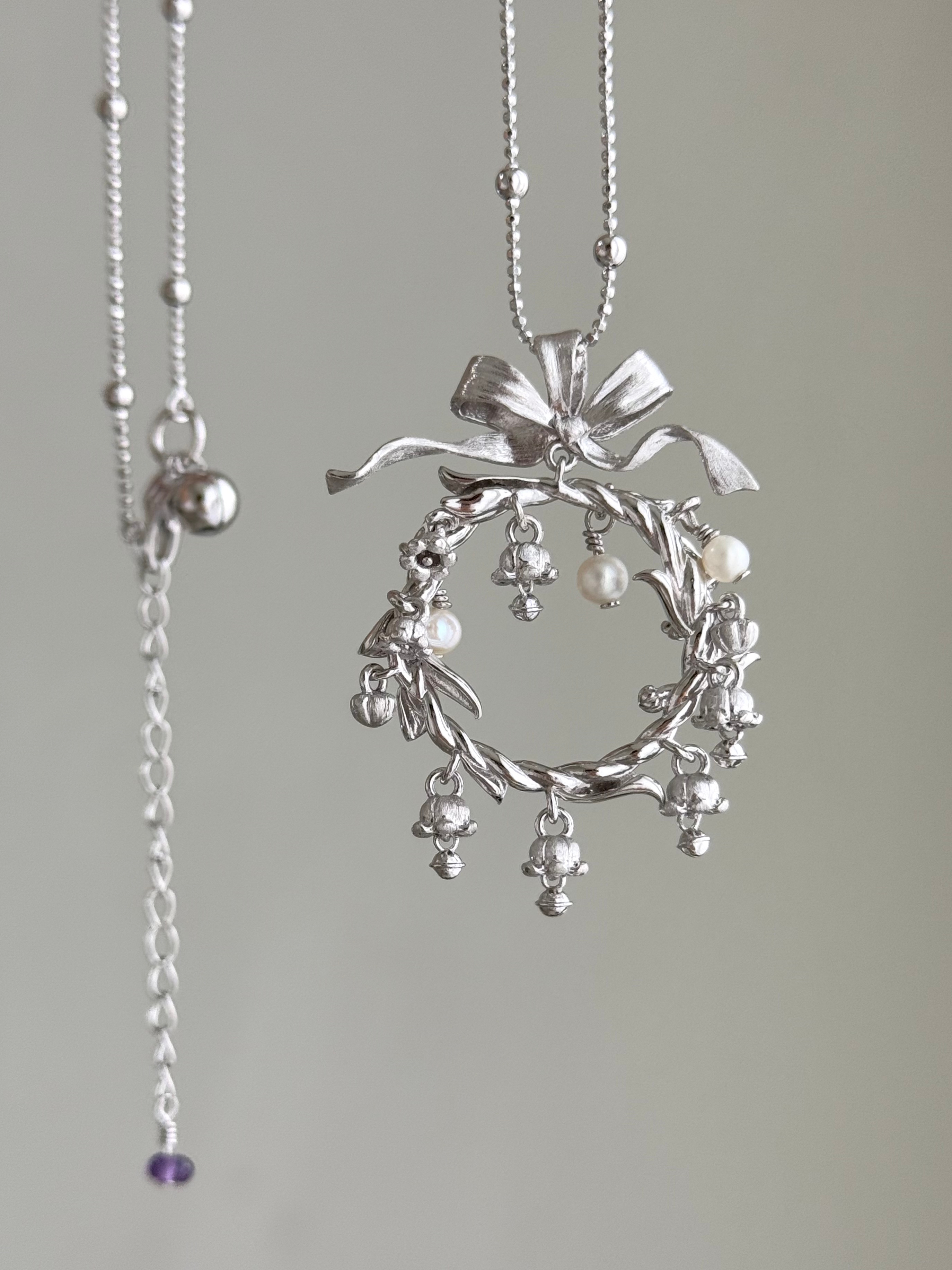 Dewbell Vine- Woven Necklace white gold color