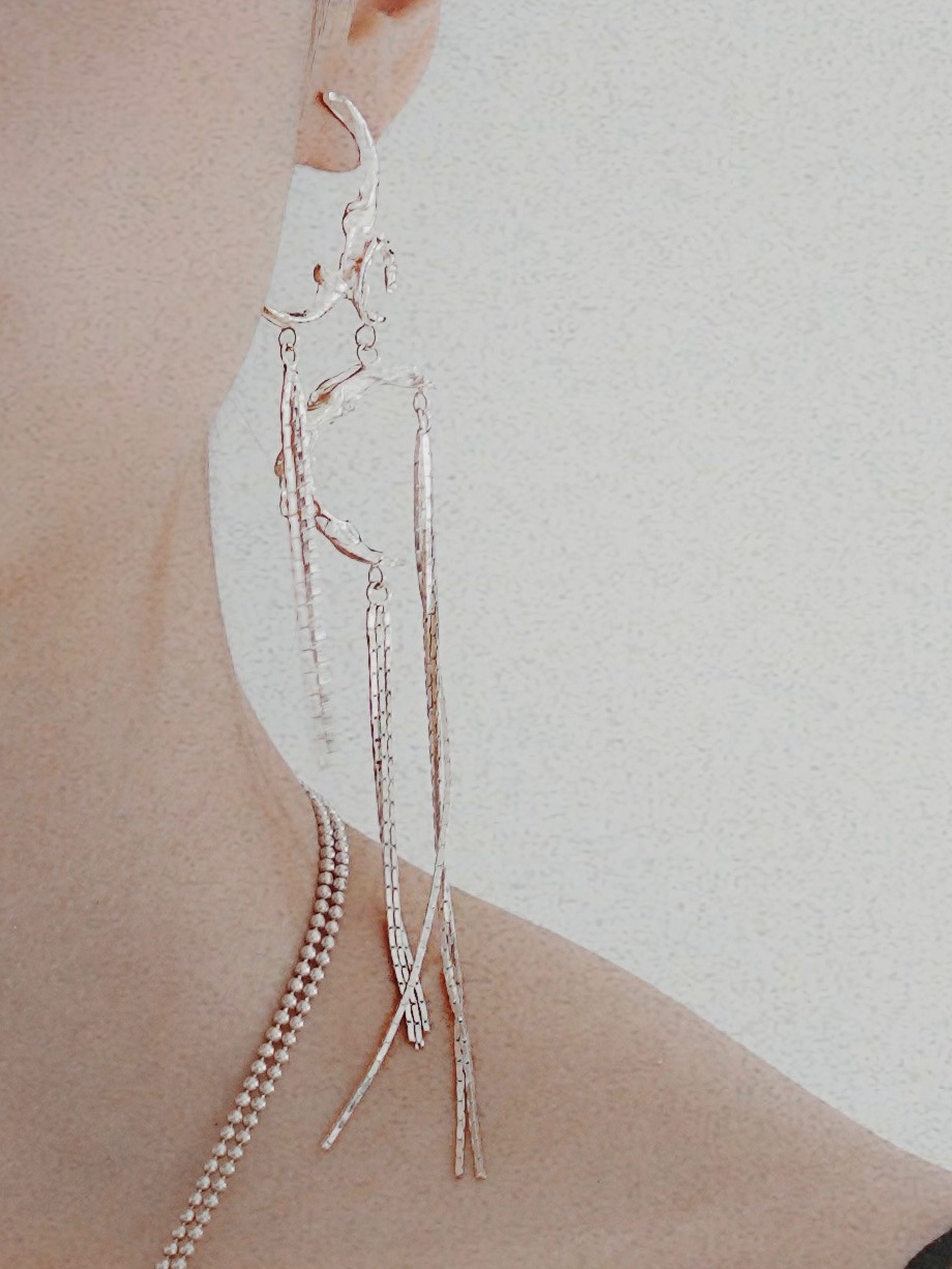 Illusory Tassel Earrings (Pair) details - Zijuan Jewelry