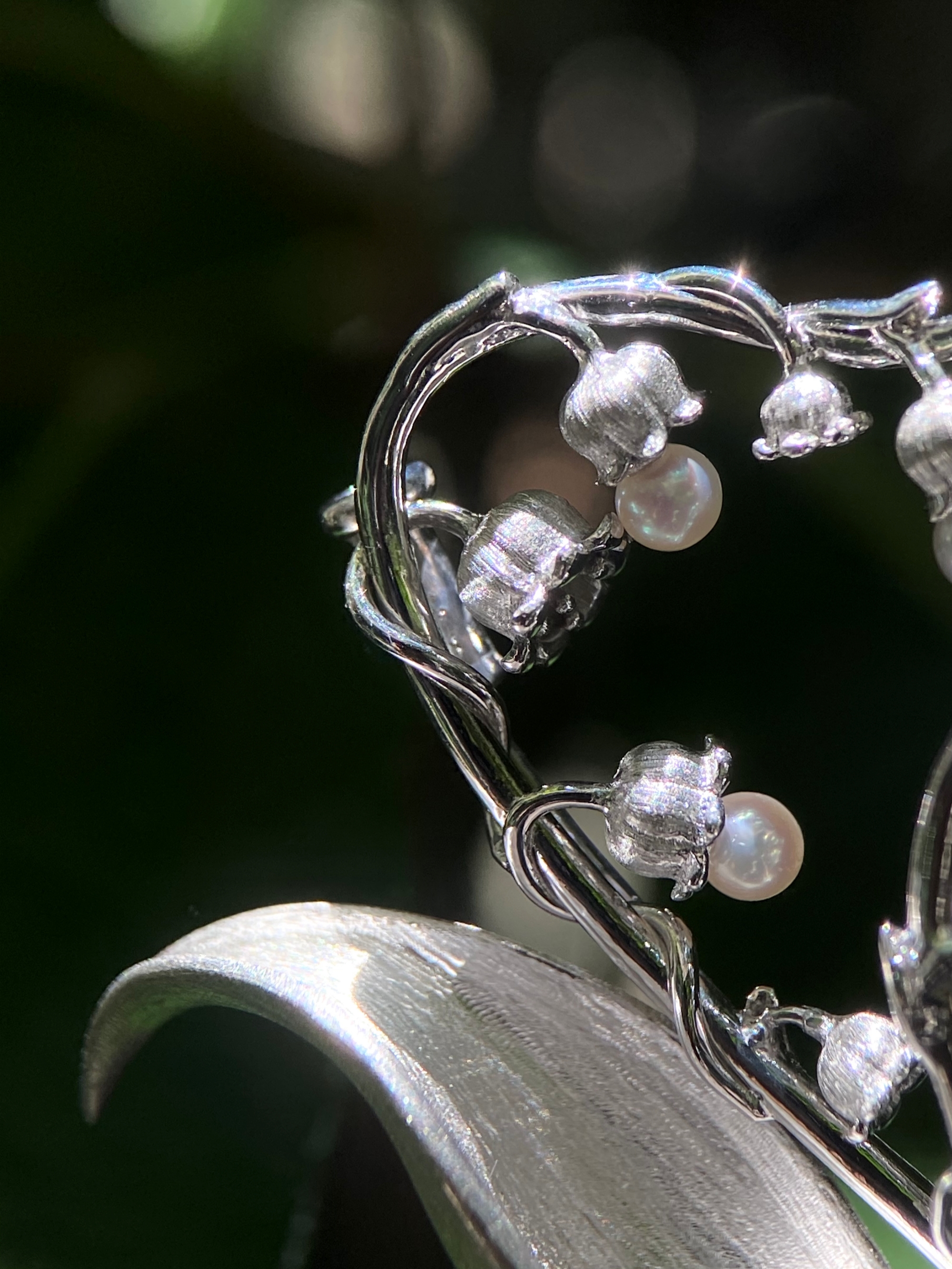 Details of Dewbell Silk- Woven Vines Brooch