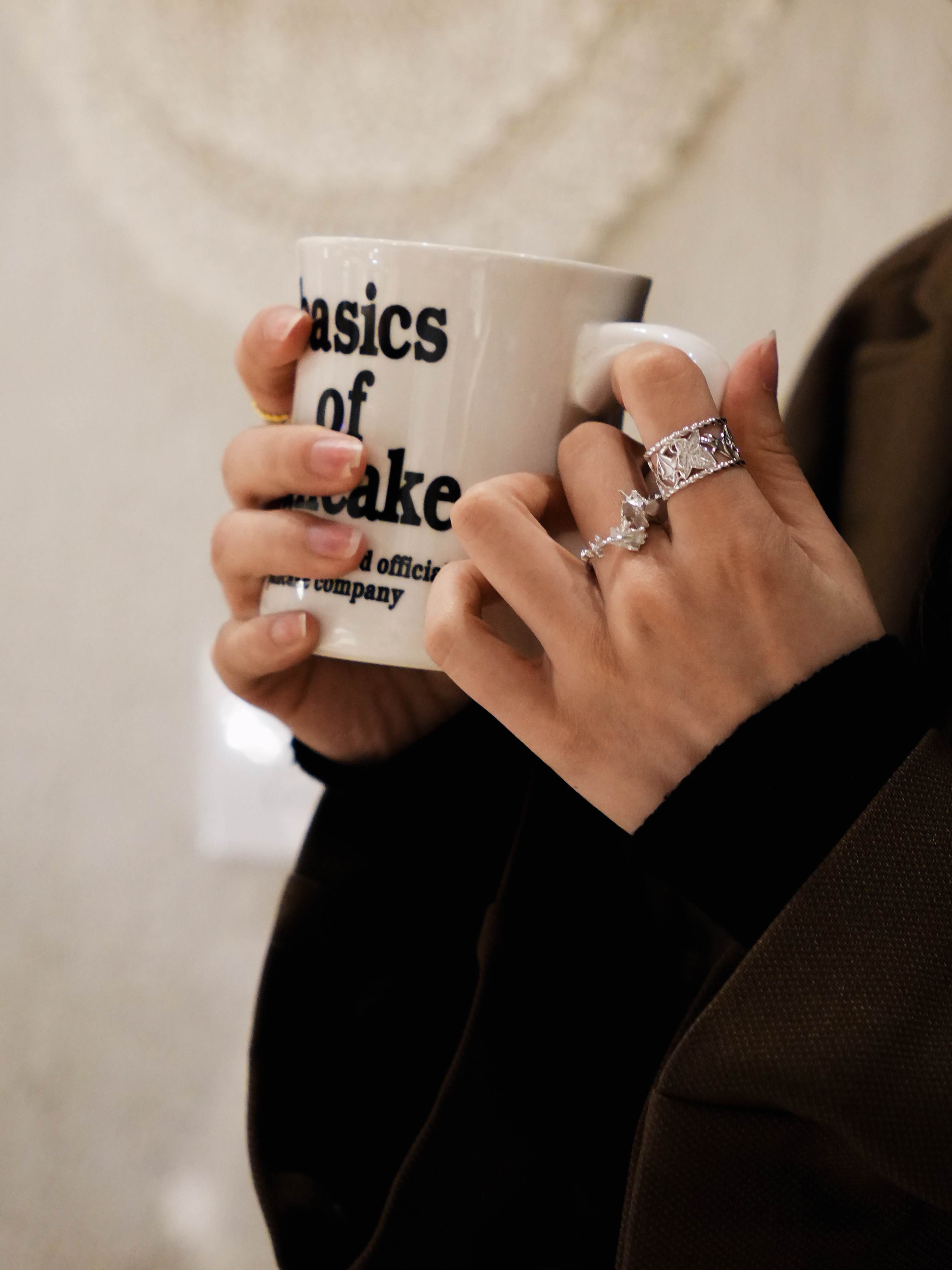 The Eternal Ivy Openwork Ring and wildflower engraving ring