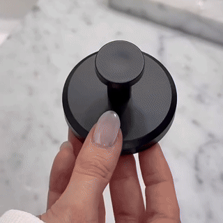 🔥 No-Drill Suction Hook – Strong, Simple, Stylish