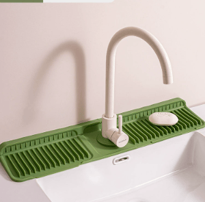✨ Silicone Kitchen Sink Faucet Mat – Folding Splash Guard & Draining Protector