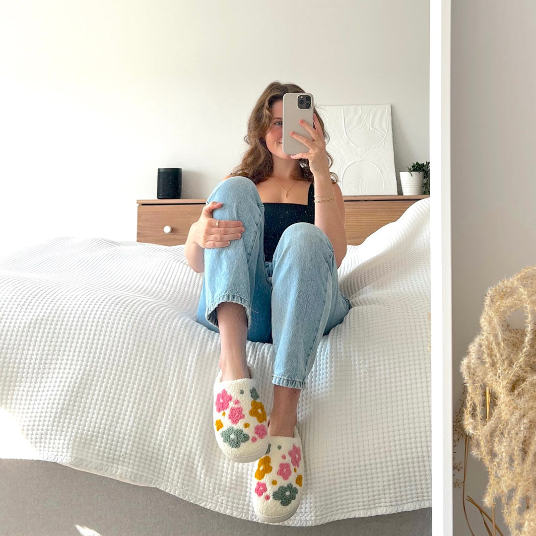 nordic_peace_flower_slippers
