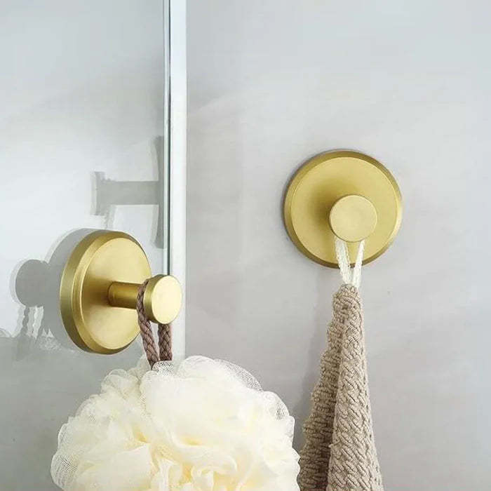 🔥 No-Drill Suction Hook – Strong, Simple, Stylish