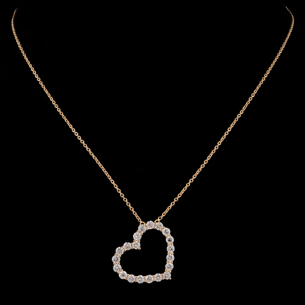 1.75 Carats Round Shape Diamond Heart Necklace
