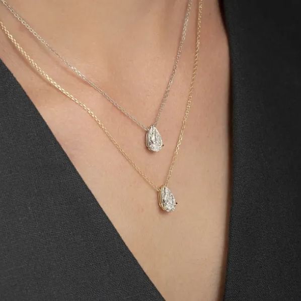 Brilliant Pear Cut With A 0.8-2 Carat Pear Lab Diamond Pendant 