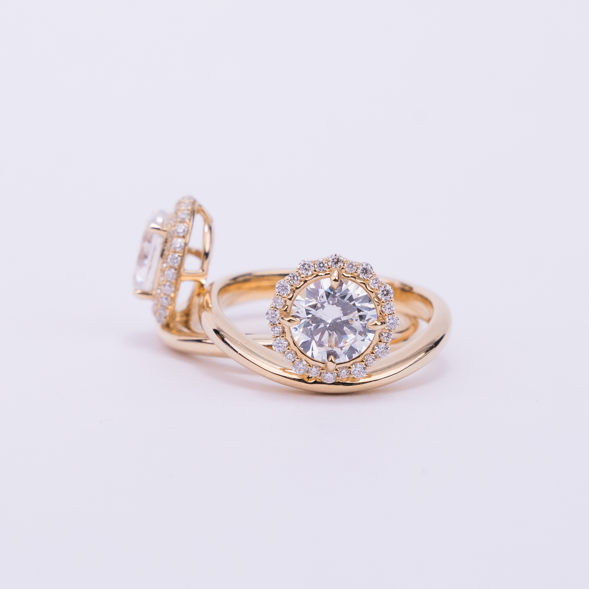 14K Gold Oval/Round Diamond Engagement Ring