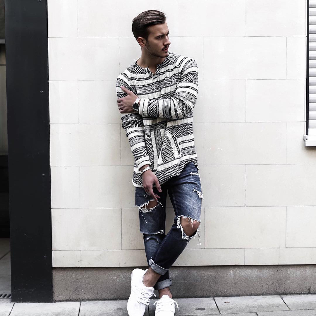 Men's Casual Collarless Loose Striped T-Shirt