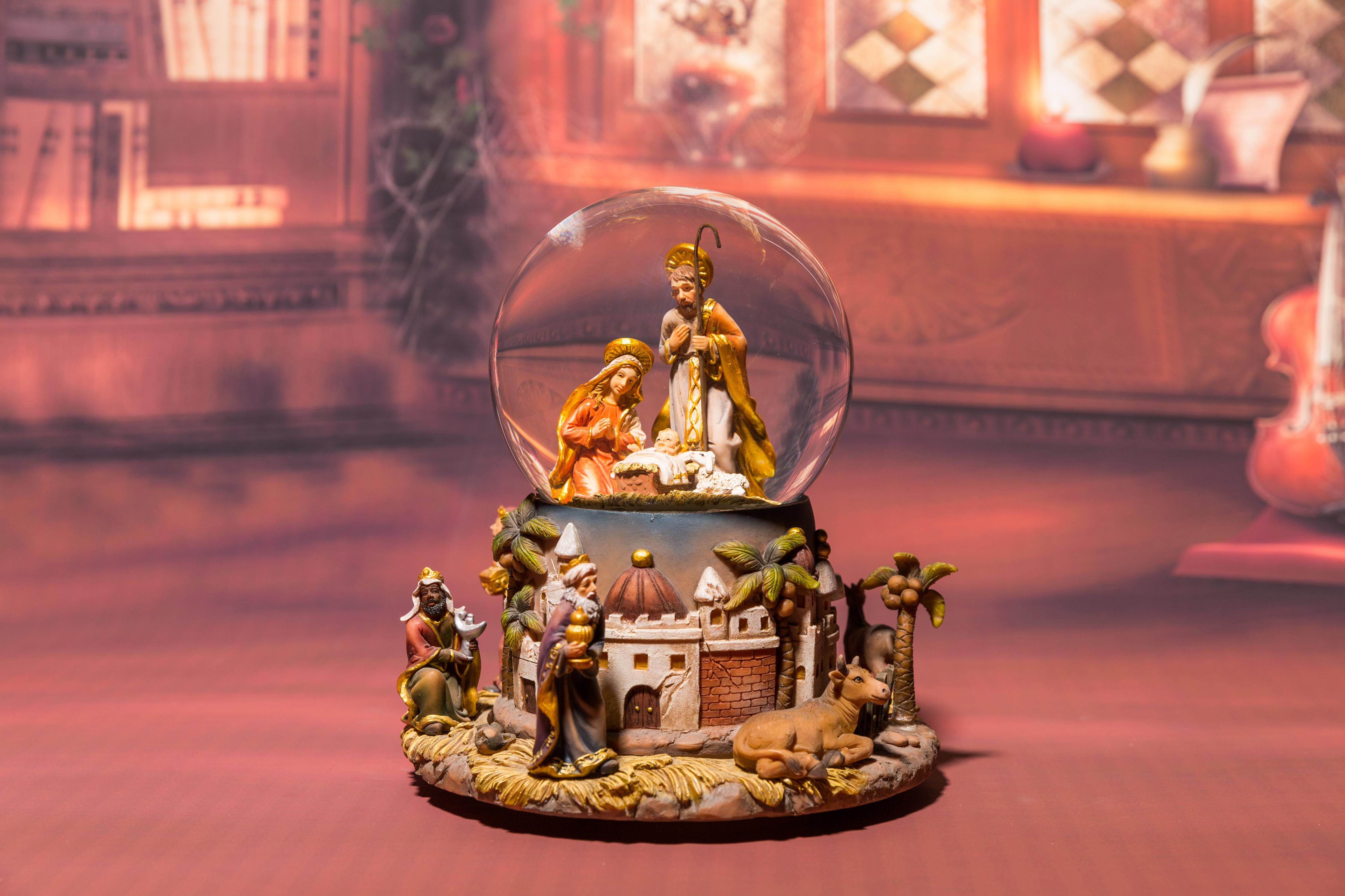 Nativity Snow Globe: Holy Mother&Saints, Nativity Base Waterball