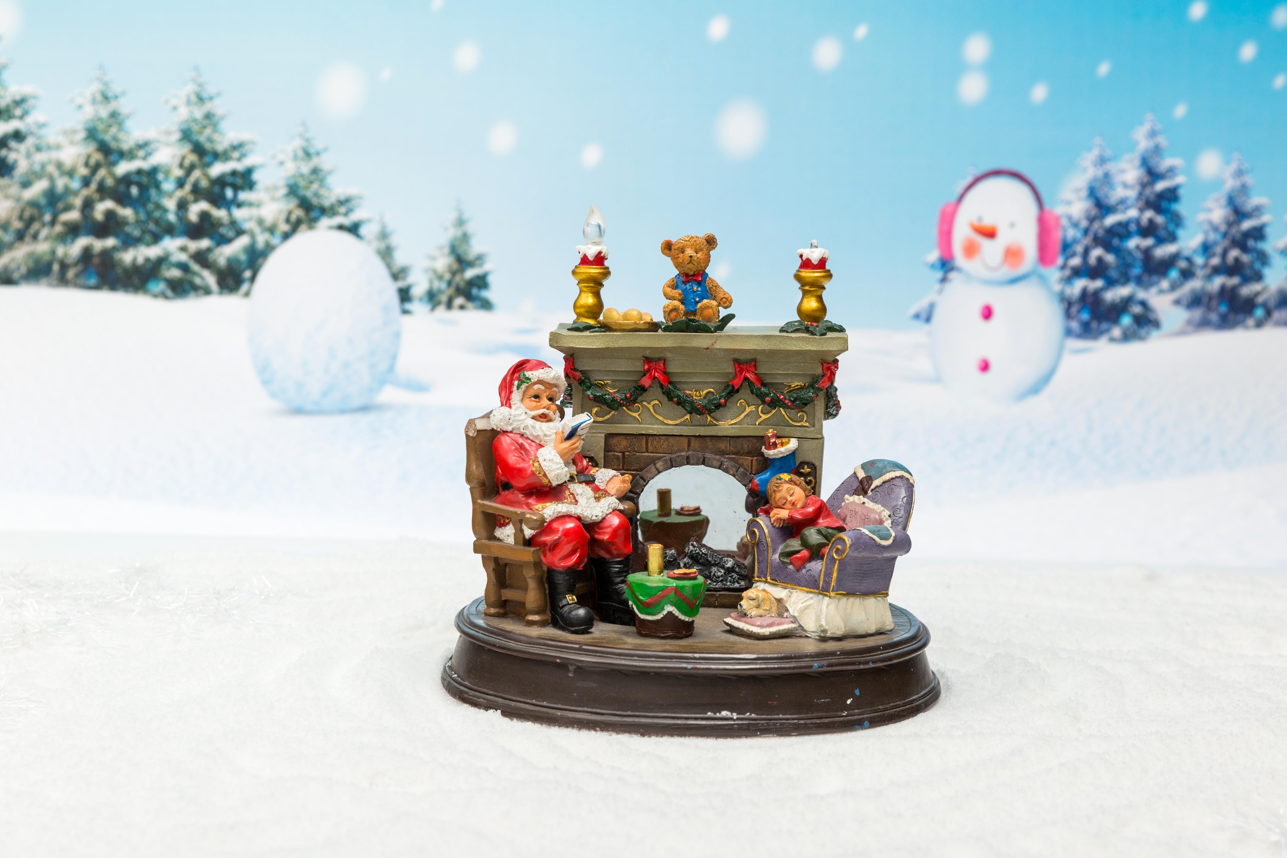 Christmas Decorations: Fireplace Christmas Decoration