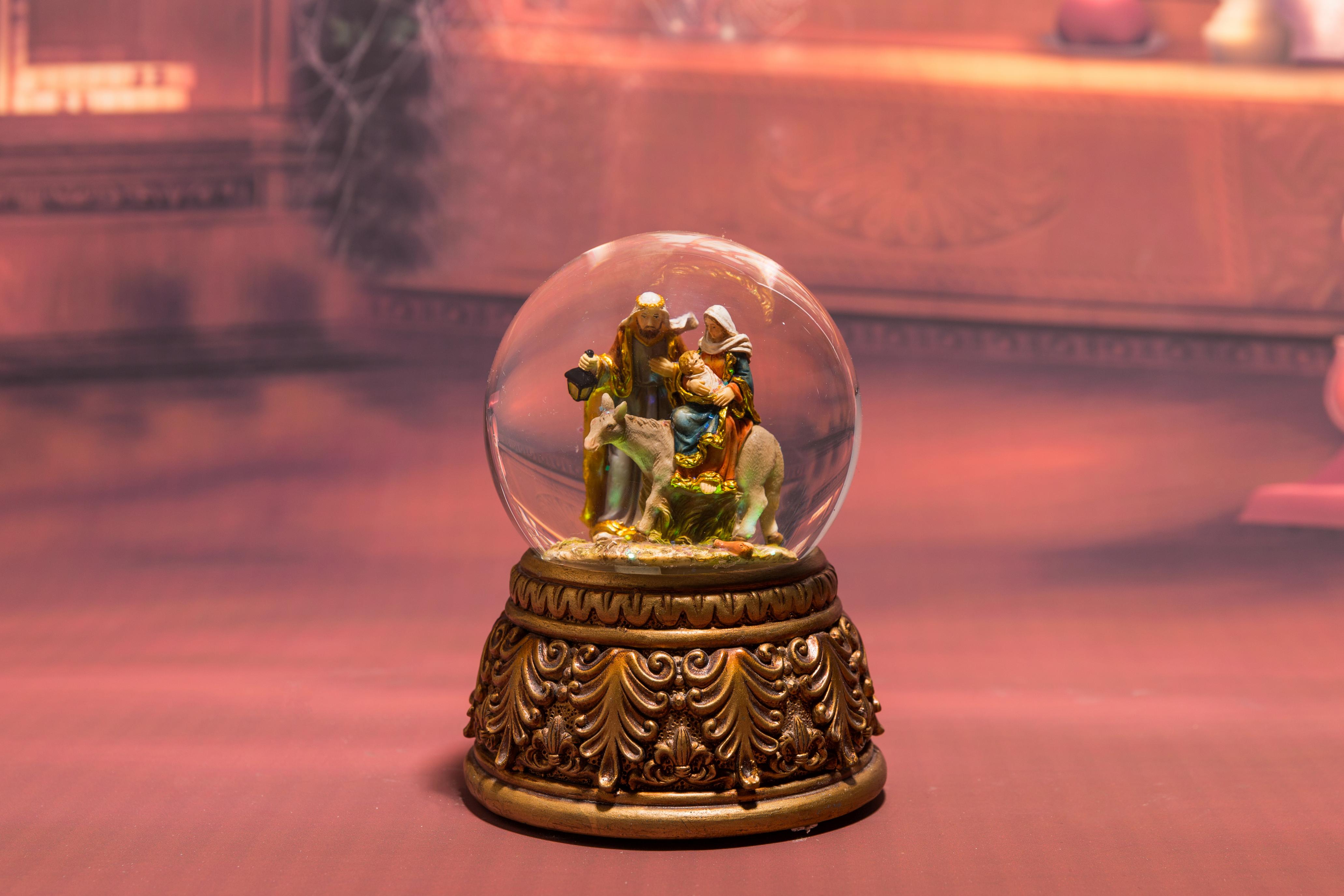 Nativity Snow Globe: Holy Mother&Saints, Nativity Base Waterball