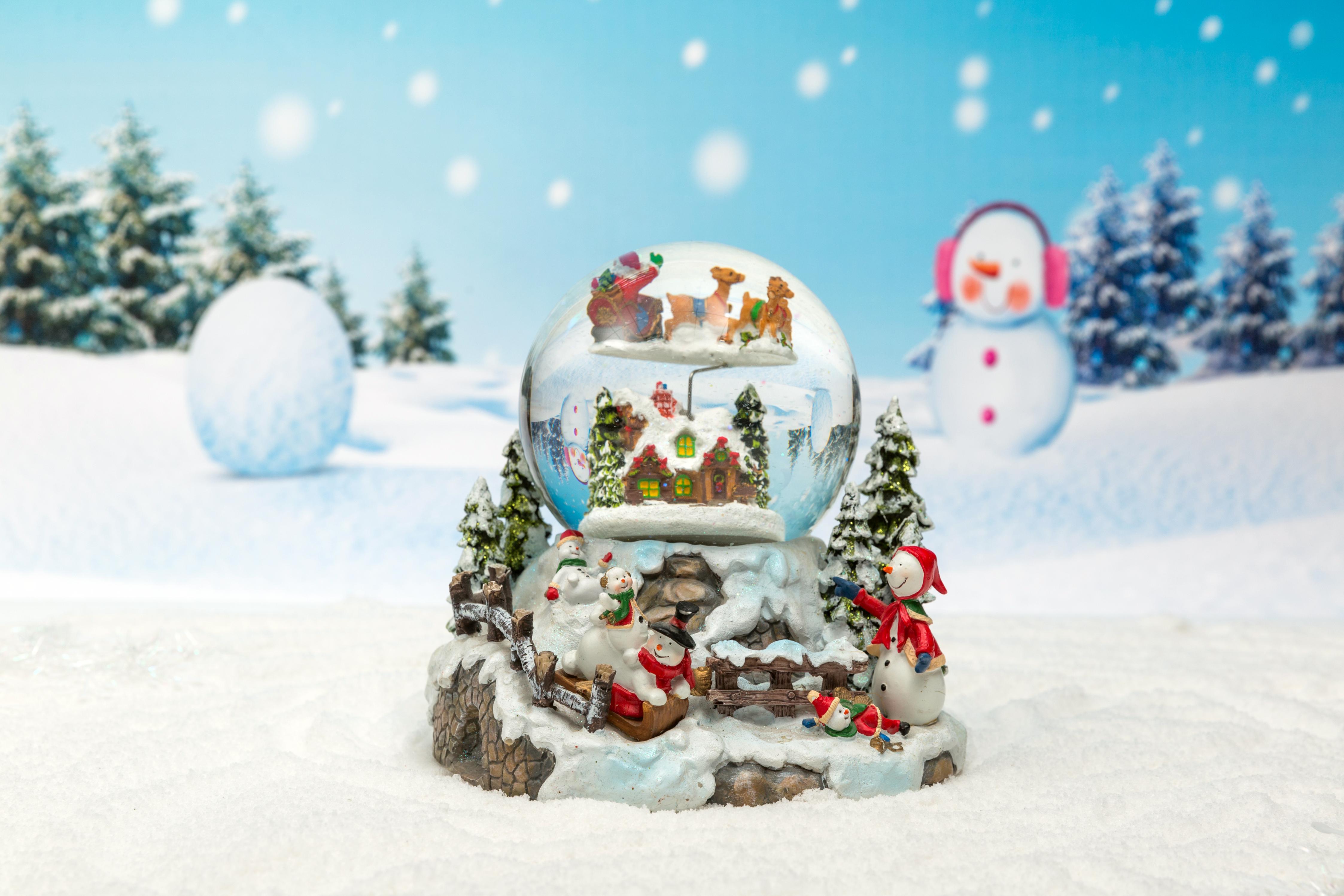 Christmas Snow Globe: 85/120mm Snowman Base Waterball